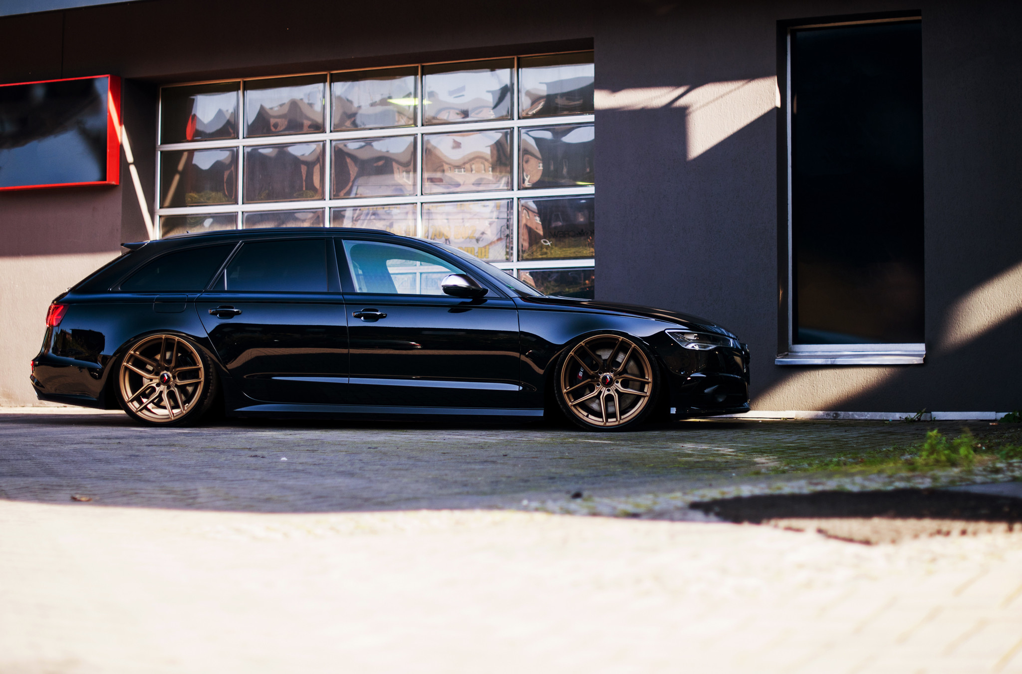 Aftermarket Side Skirts on Black Audi S6 - Photo by JR Wheels