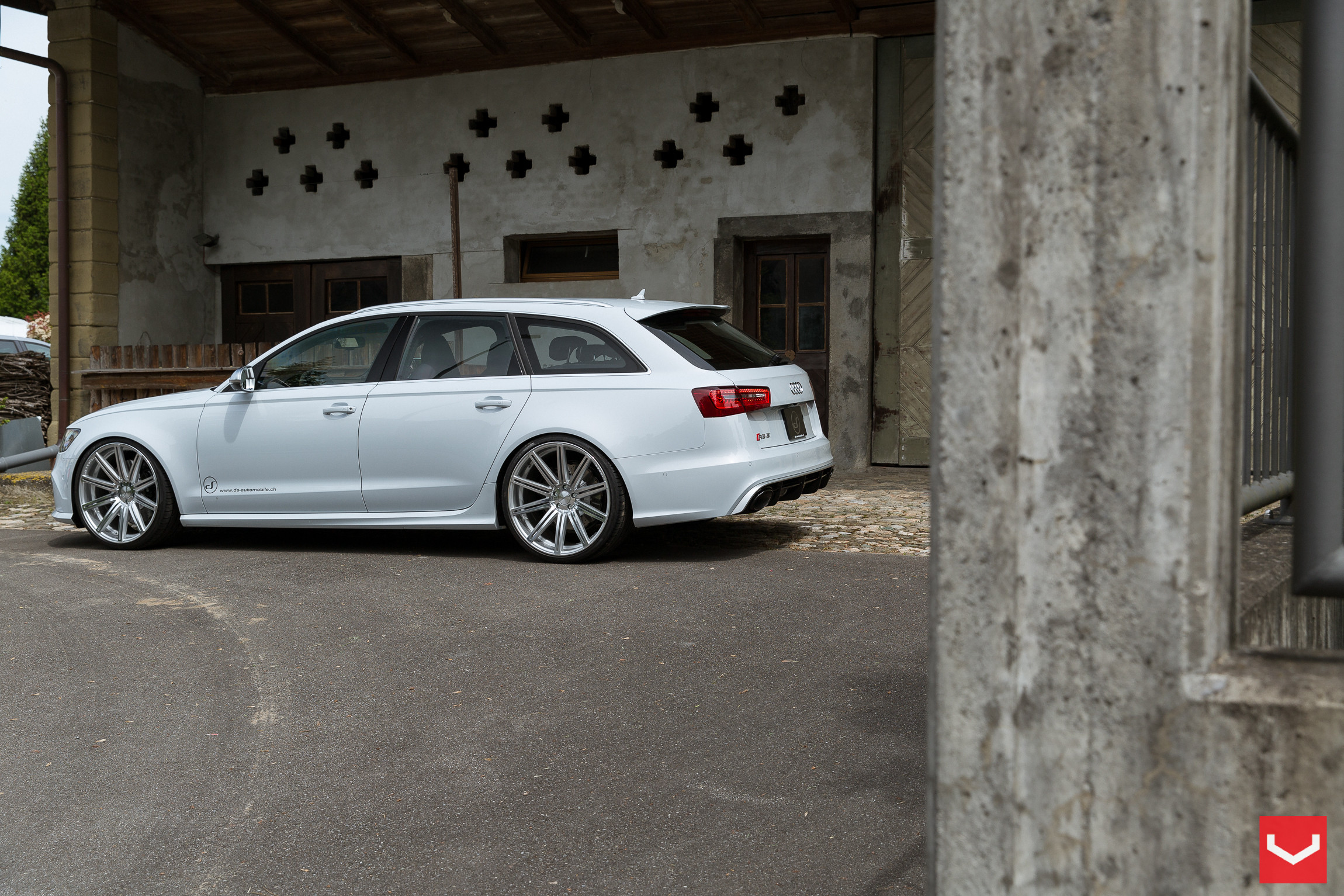 White Audi S6 with Chrome Vossen CV Series Rims - Photo by Vossen