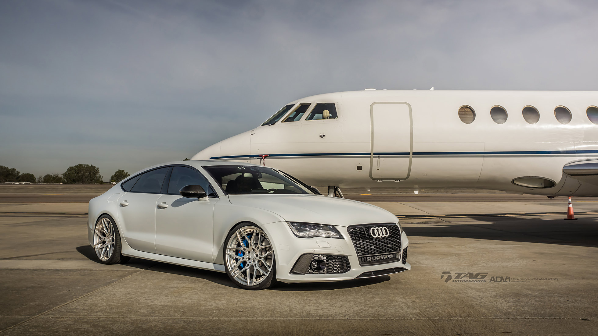 White Audi RS7 with Crystal Clear LED Headlights - Photo by ADV.1