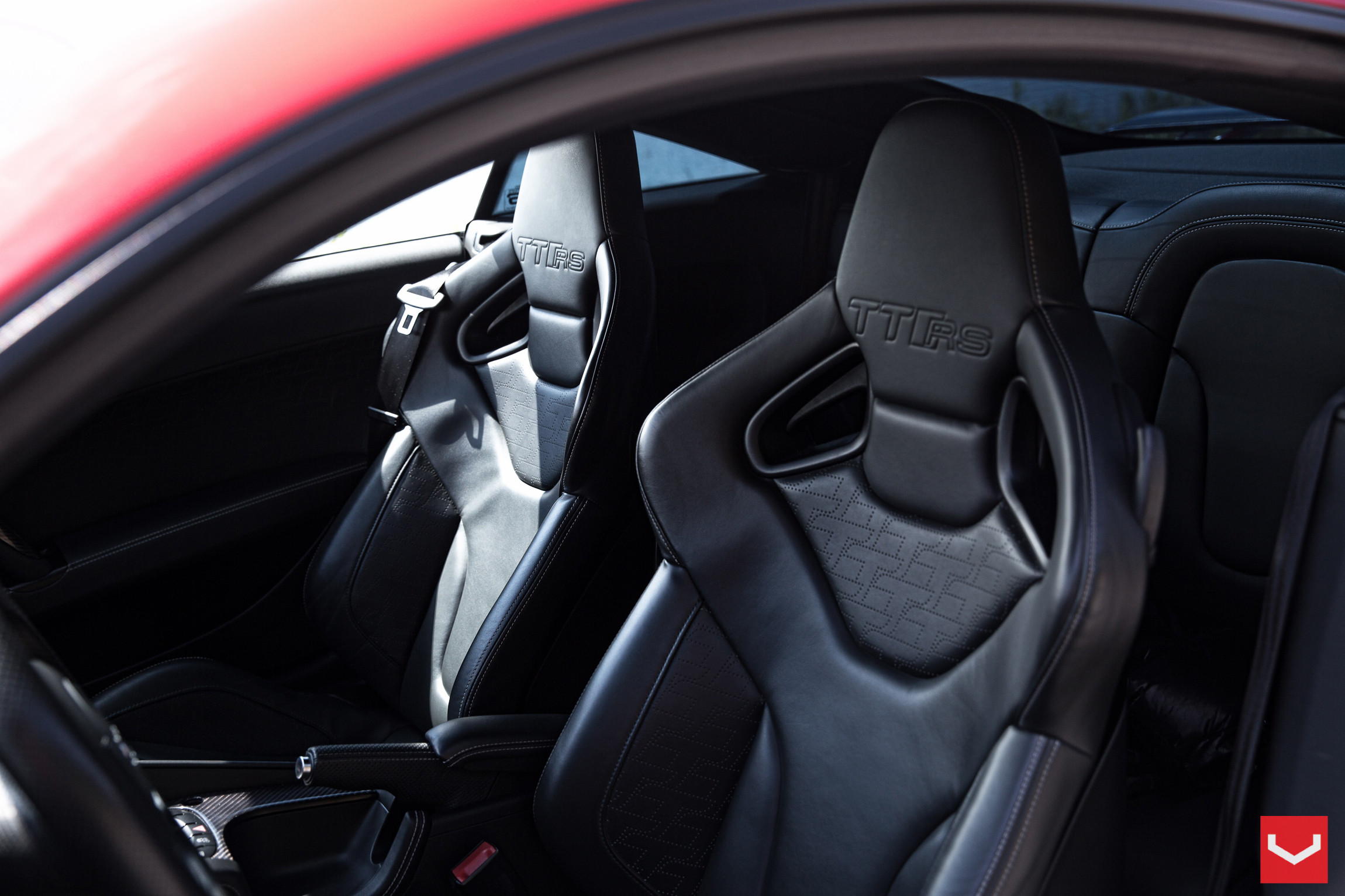 Aftermarket Racing Seats in Audi TT - Photo by Vossen