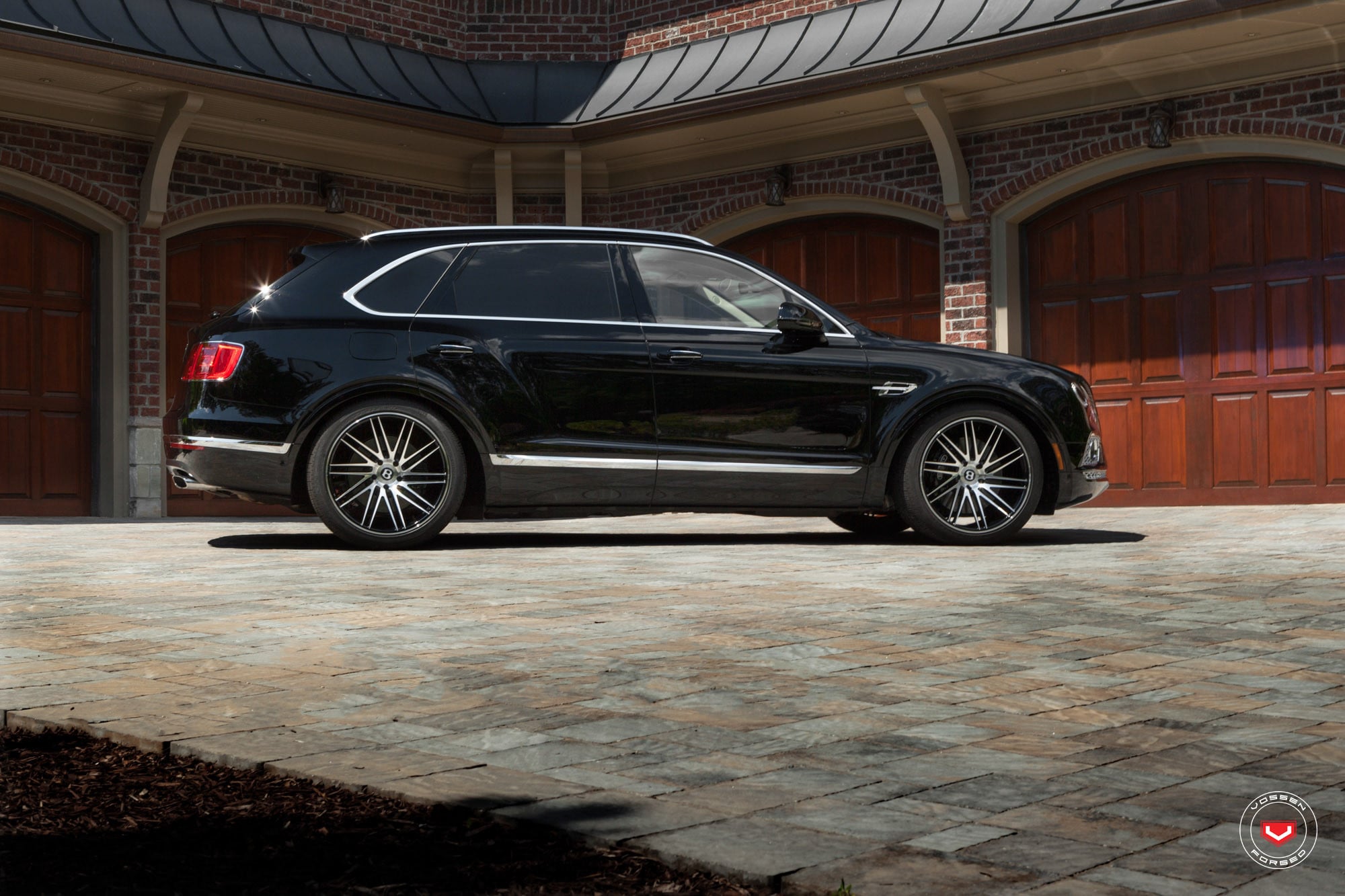 Bentley Bentayga on 22 Inch Vossen VPS Series Rims - Photo by Vossen