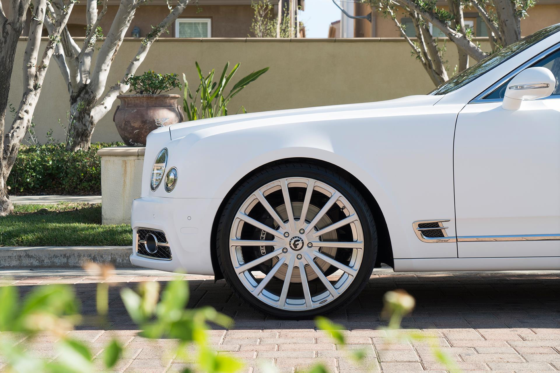 Chrome Forgiato Wheels on White Bentley Mulsanne - Photo by Forgiato