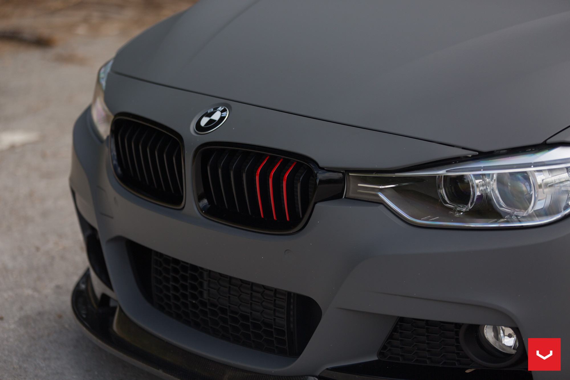 BMW Grille With Red Bars - Photo by Vossen