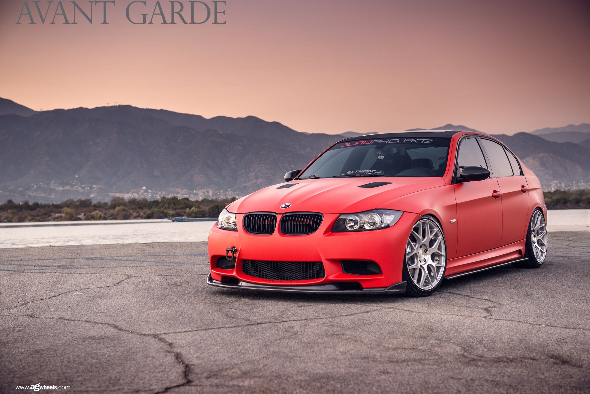 Бмв е90 красная. BMW e90. BMW e90 335. БМВ 3 е90 красная.