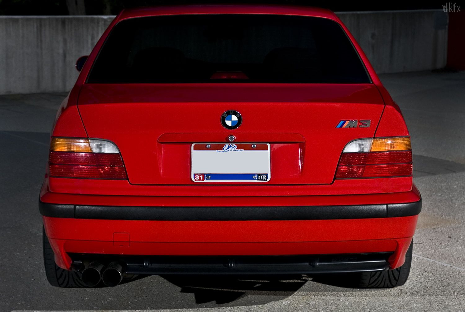 Red Taillights on Custom BMW 3-Series - Photo by dan kinzie