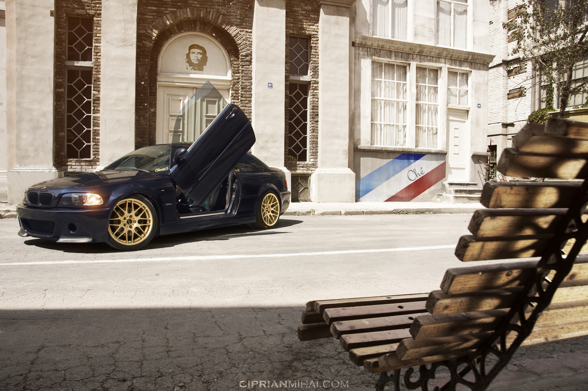 Vertical Doors on Blue BMW 3-Series - Photo by Ciprian Mihai