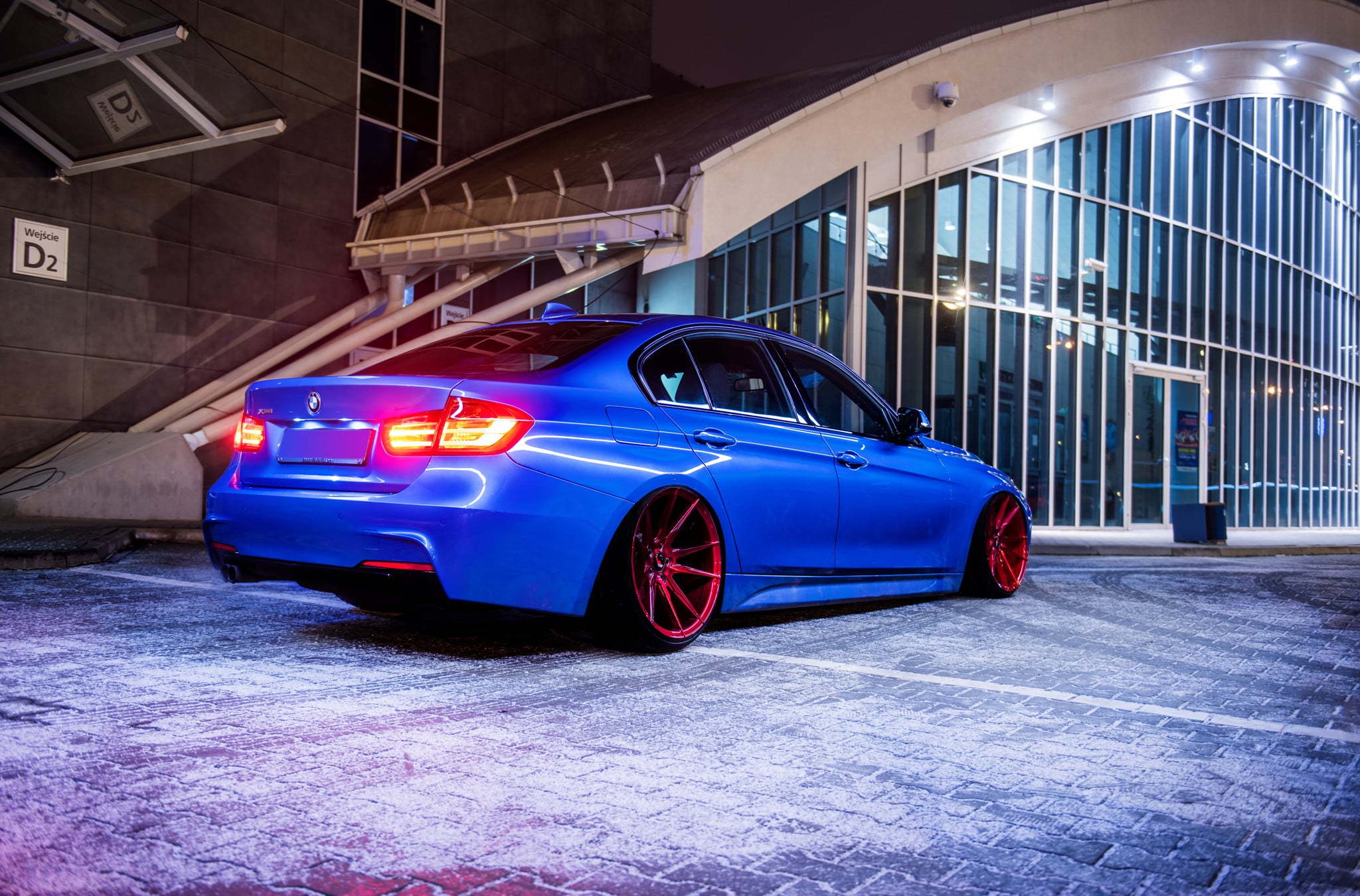 Red JR Wheels on Blue BMW 3-Series - Photo by JR Wheels