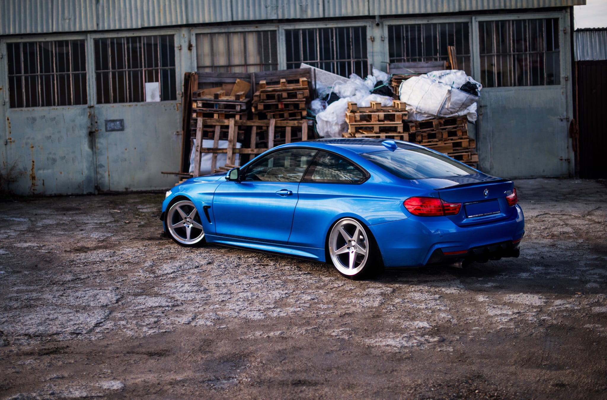 Blue BMW 4-Series with Hiper Silver JR Wheels - Photo by JR Wheels