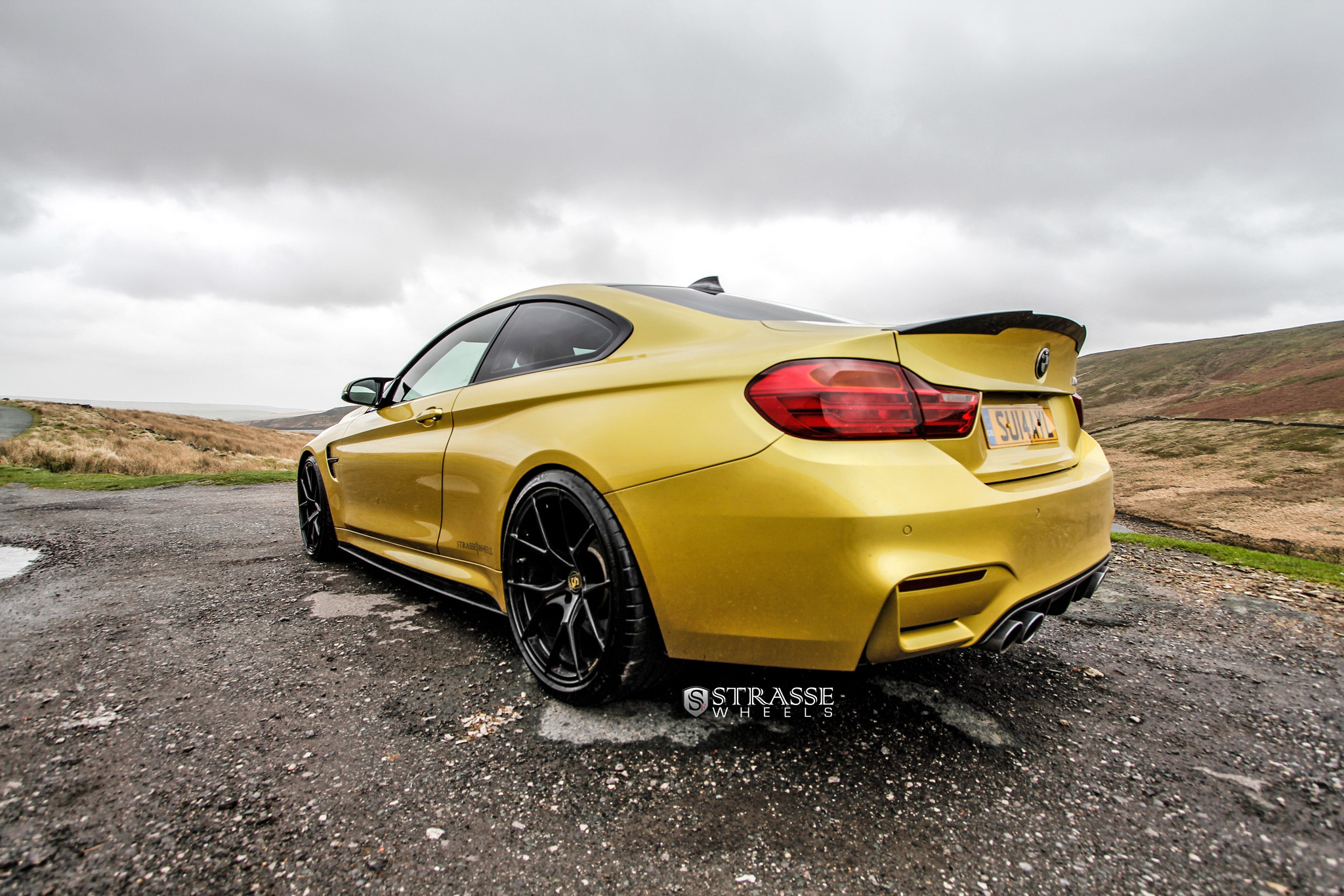 Custom Style Rear Spoiler on Yellow BMW 4-Series - Photo by Strasse Forged