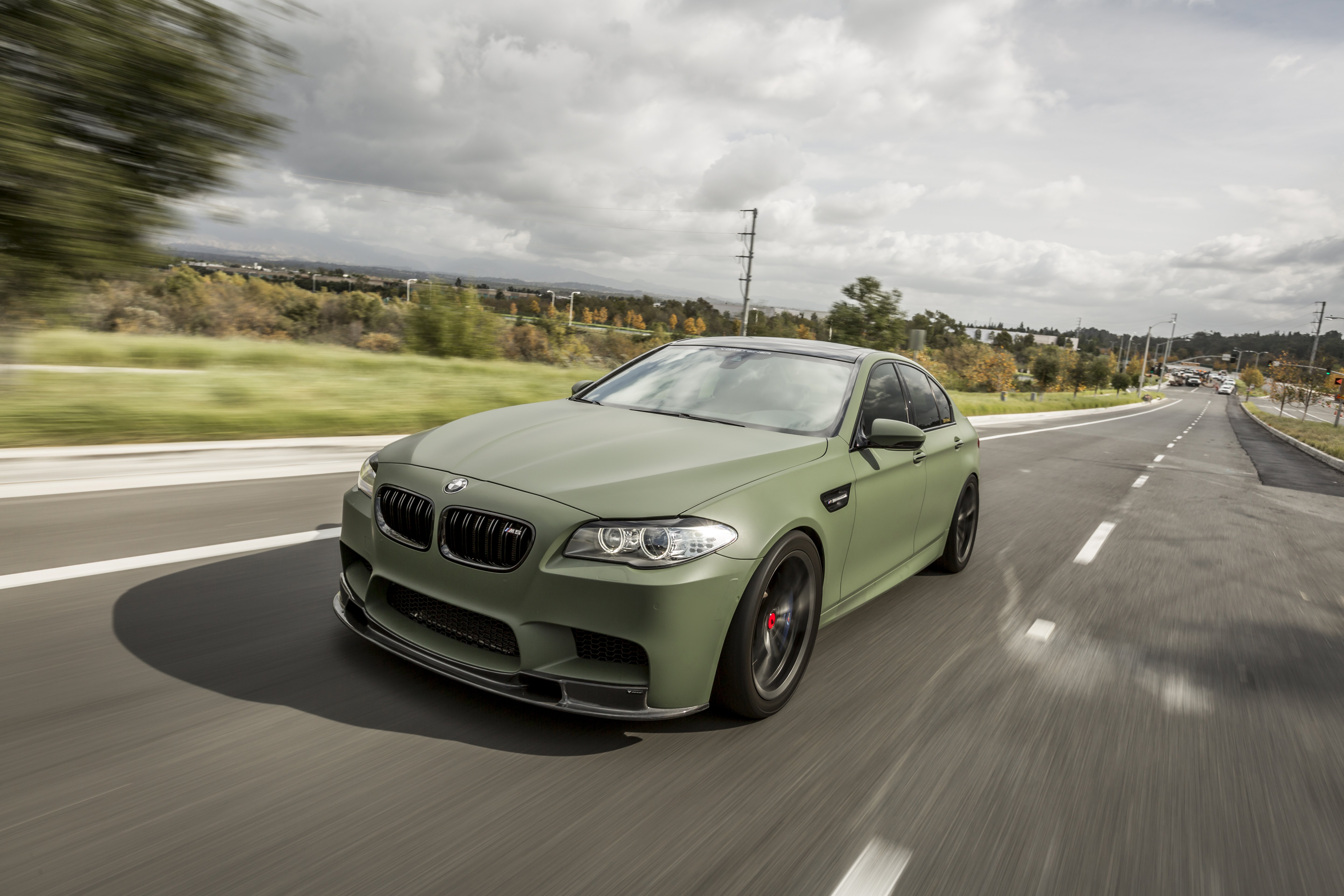 BMW f10 зеленая