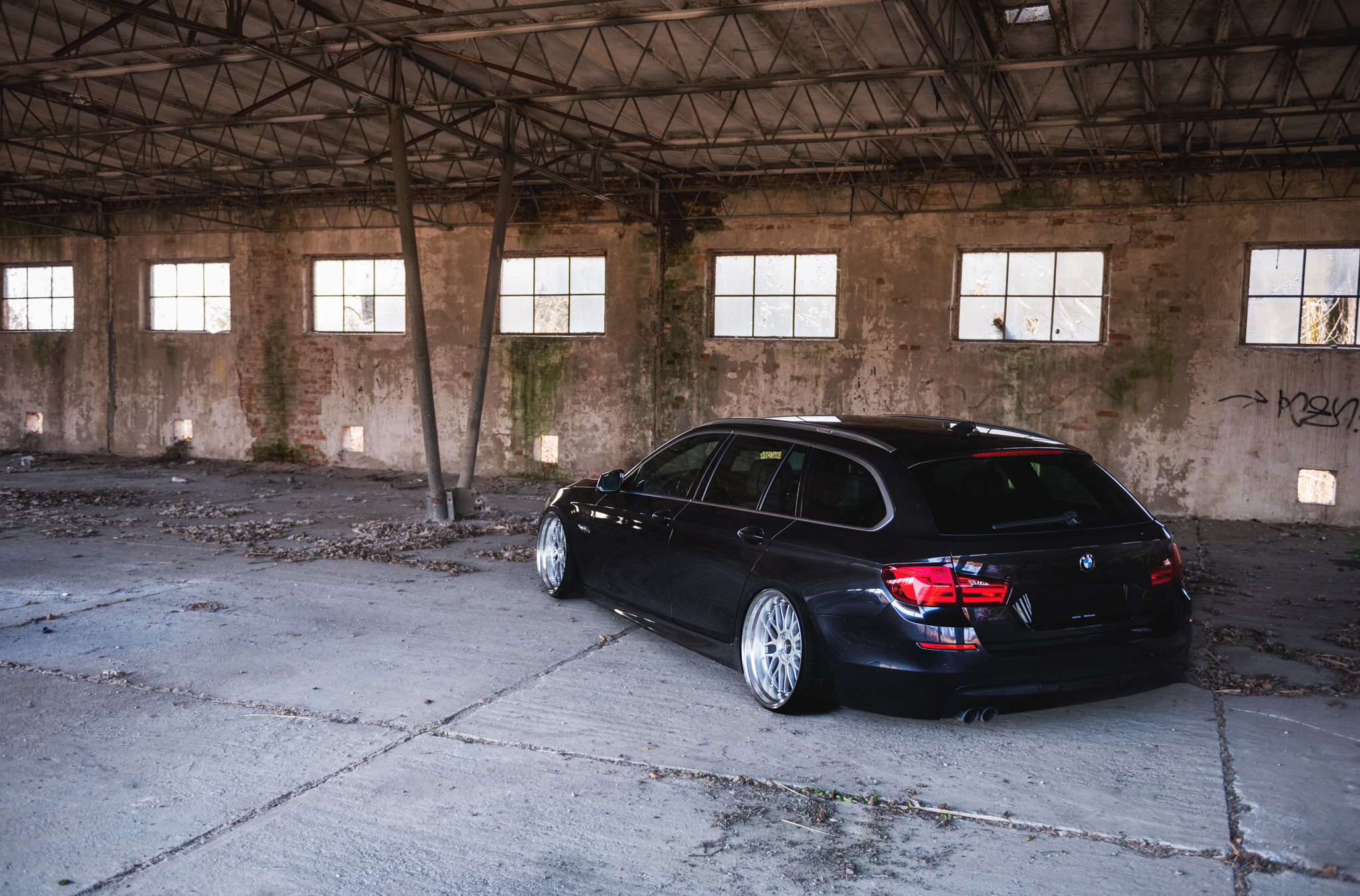 Roofline Spoiler with Light on Black BMW 5-Series - Photo by JR Wheels