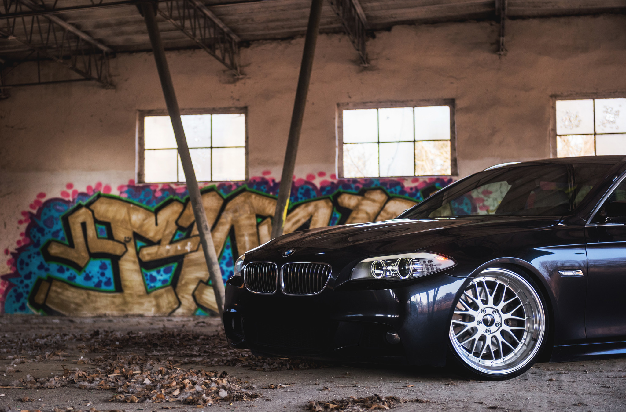 Silver Machined JR Rims on Black BMW 5-Series - Photo by JR Wheels