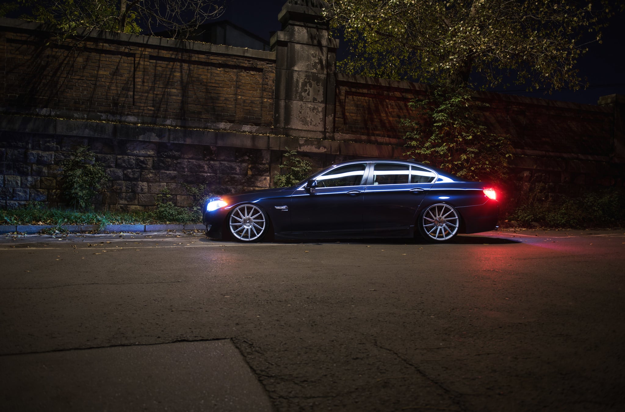 Dark Blue BMW 5-Series with Silver Machined JR Wheels - Photo by JR Wheels
