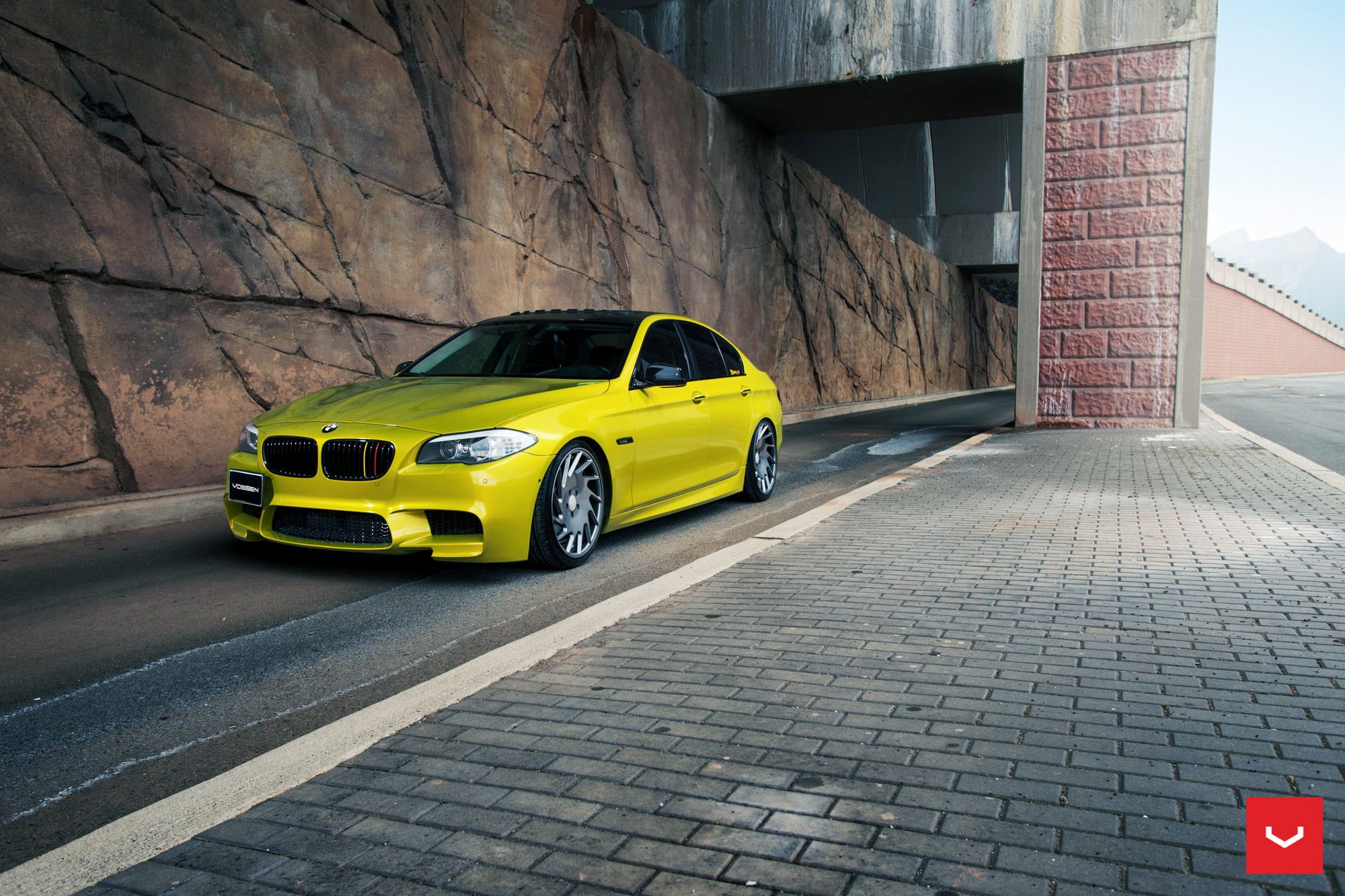 BMW m5 f10 Yellow