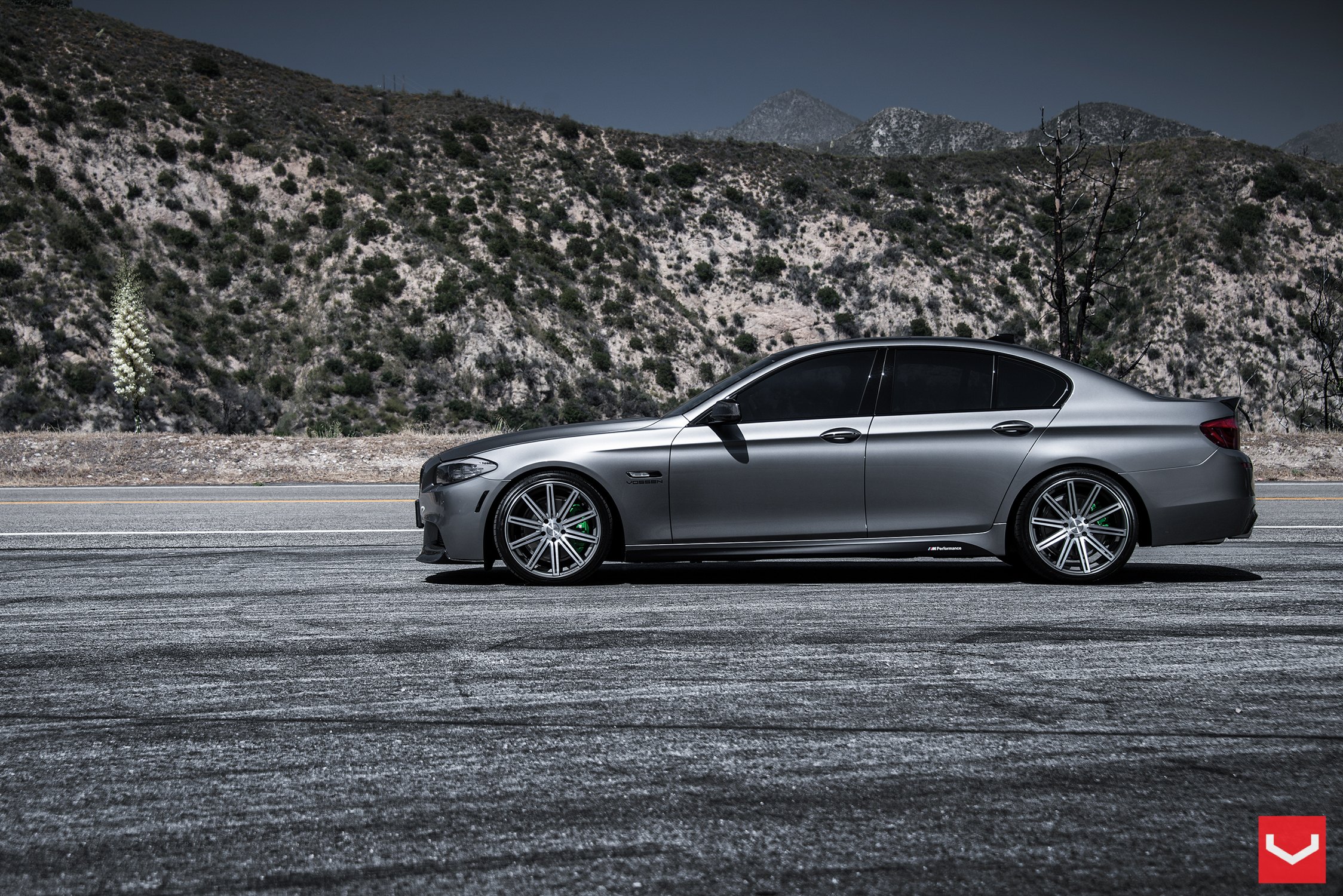 F 4 10. BMW f10 Wheels. BMW 4 f10. BMW m5 f10 вид сбоку. Vossen cv4.