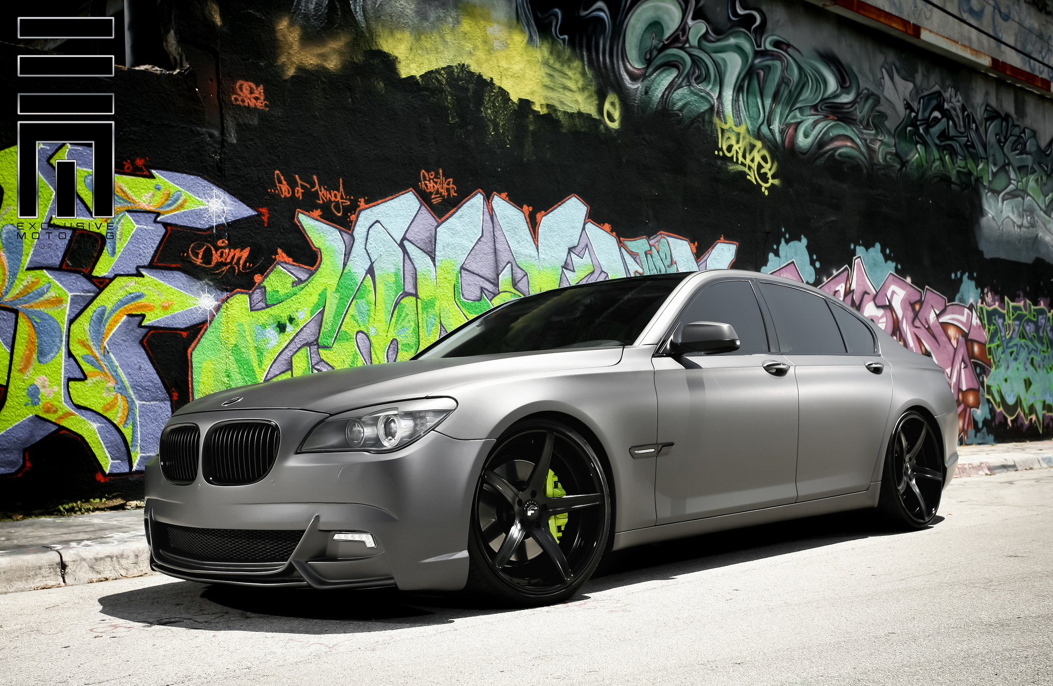 BMW M7 fitted with Forgiato Wheels featuring Lime Green Brake Caliper - Photo by Exclusive Motoring