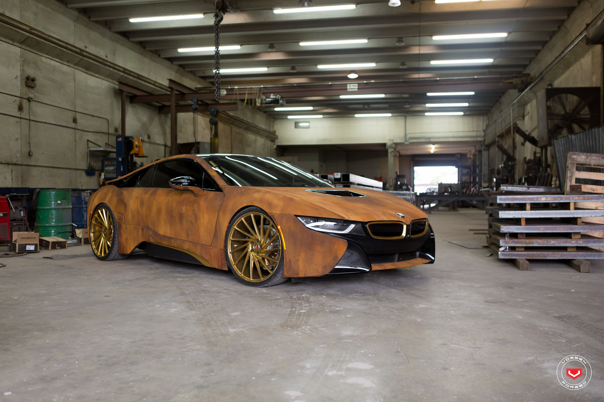 BMW i8 with a rat look - Photo by Vossen