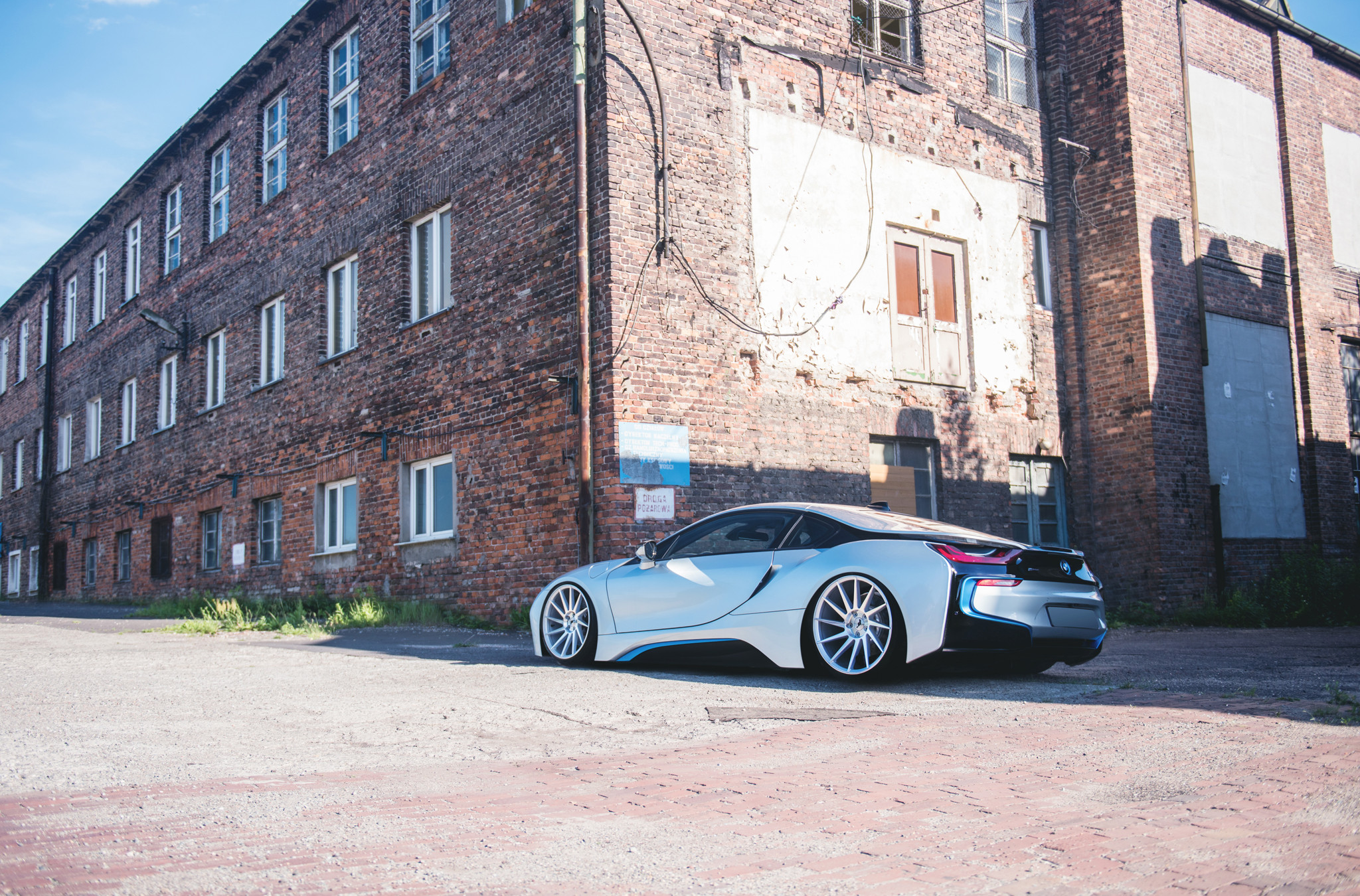 White BMW i8 with Custom Red Taillights - Photo by JR Wheels