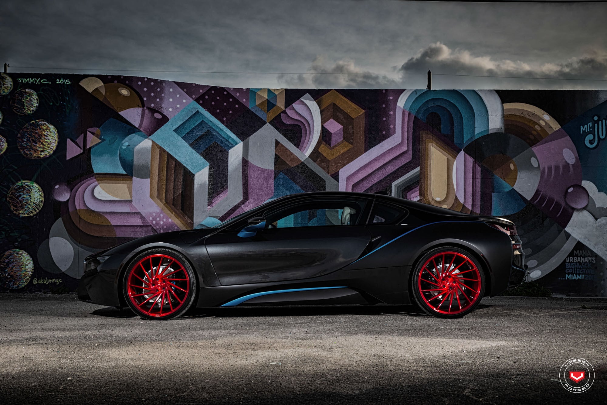 BMW i8 Side View - Photo by Vossen