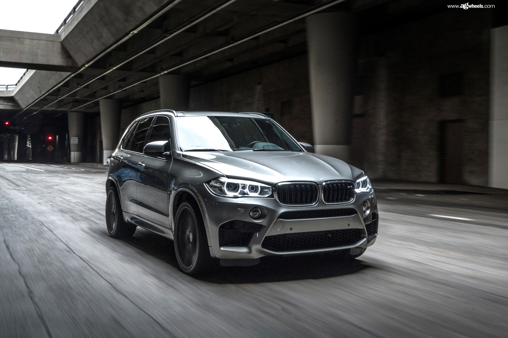BMW X5M Front Bumper - Photo by Avant Garde