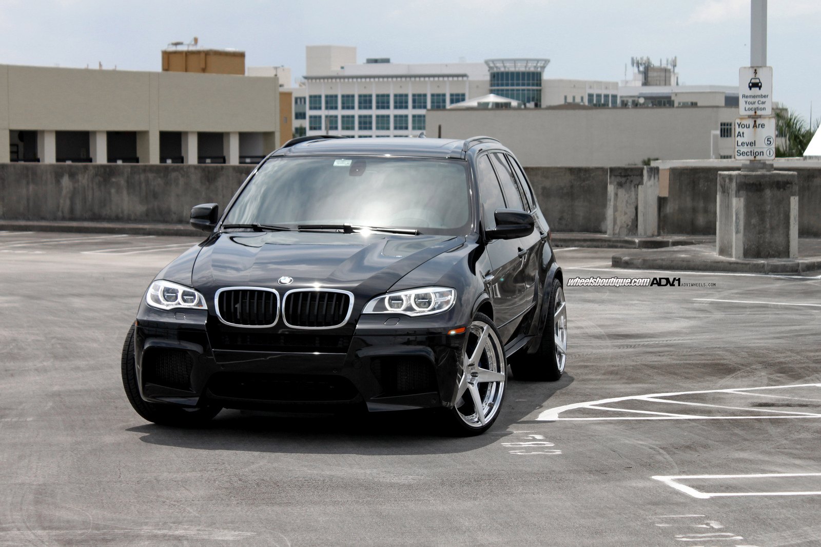 Bmw x5 черный. БМВ м5 е70. BMW x5m 2013. BMW x5 Black. BMW x5m 2013 черный.
