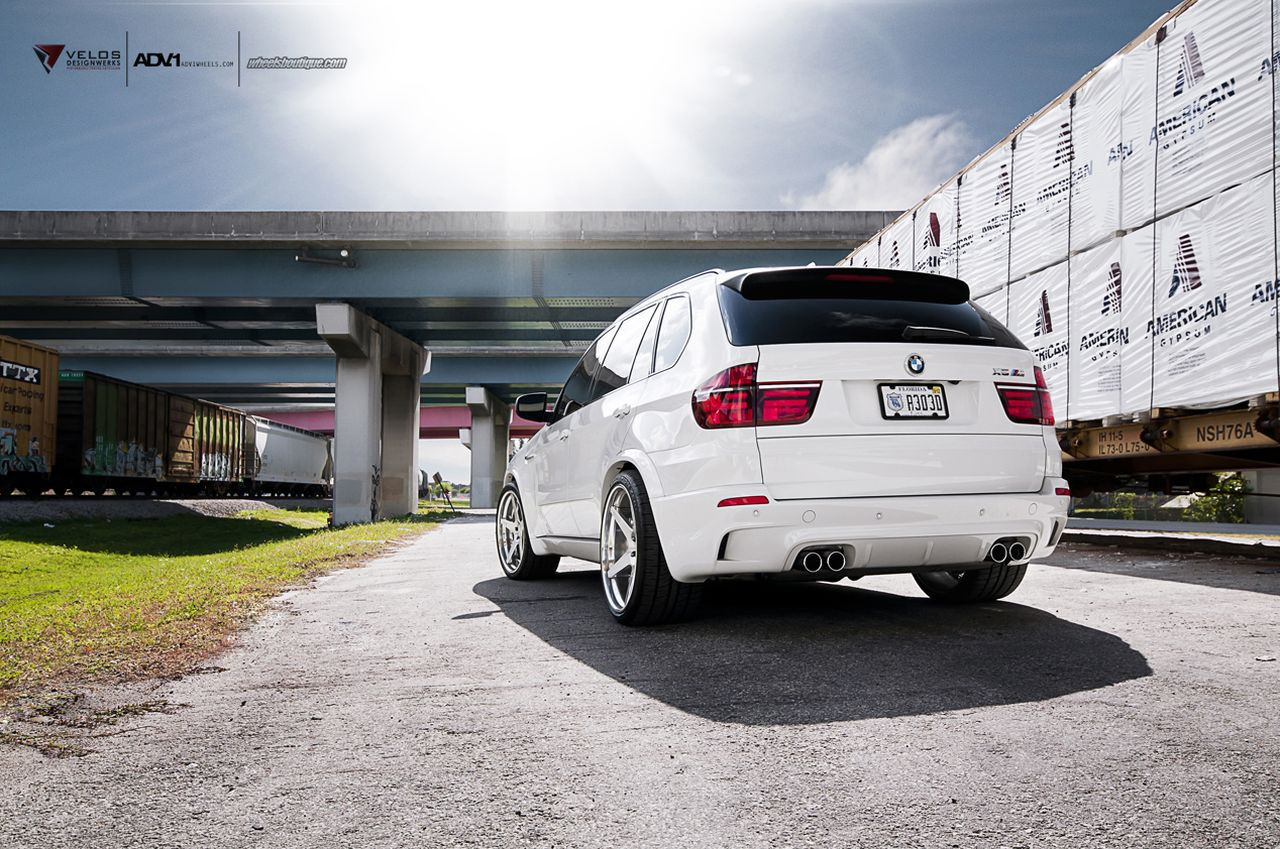 White BMW X5 with ADV5 Silver Wheels - Photo by ADV.1