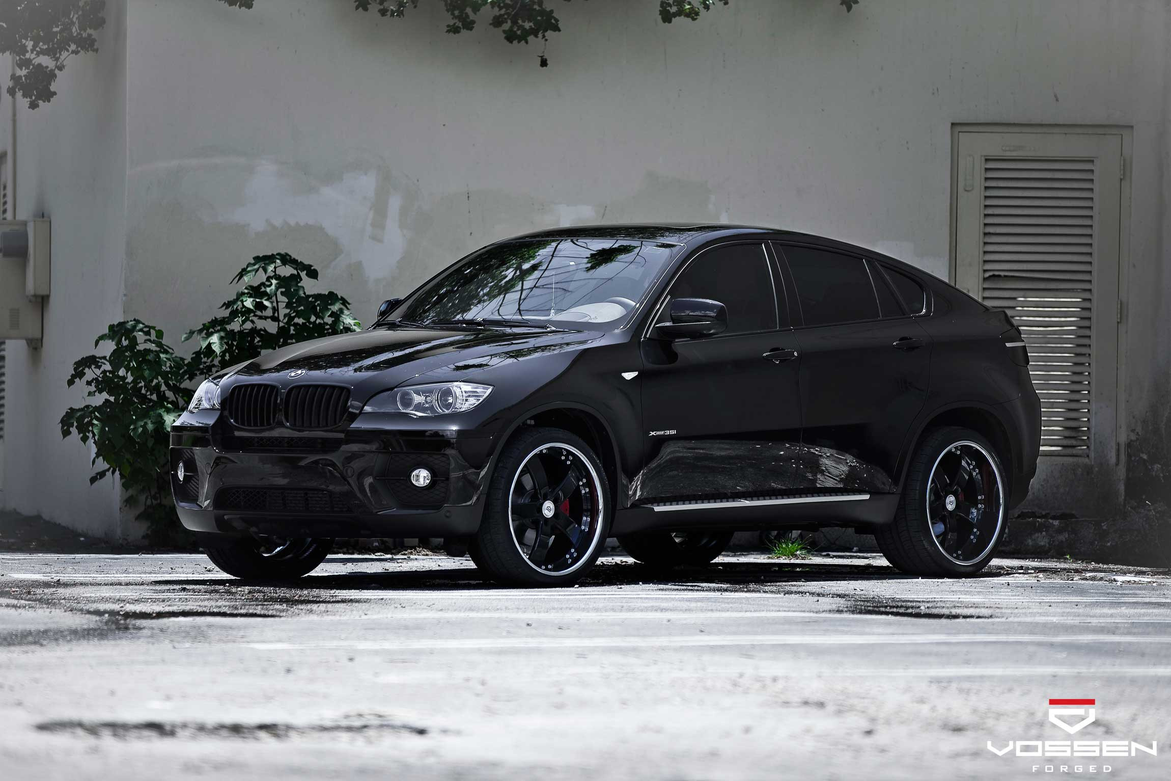 Custom BMW X6 with Blacked Out Grille - Photo by Vossen