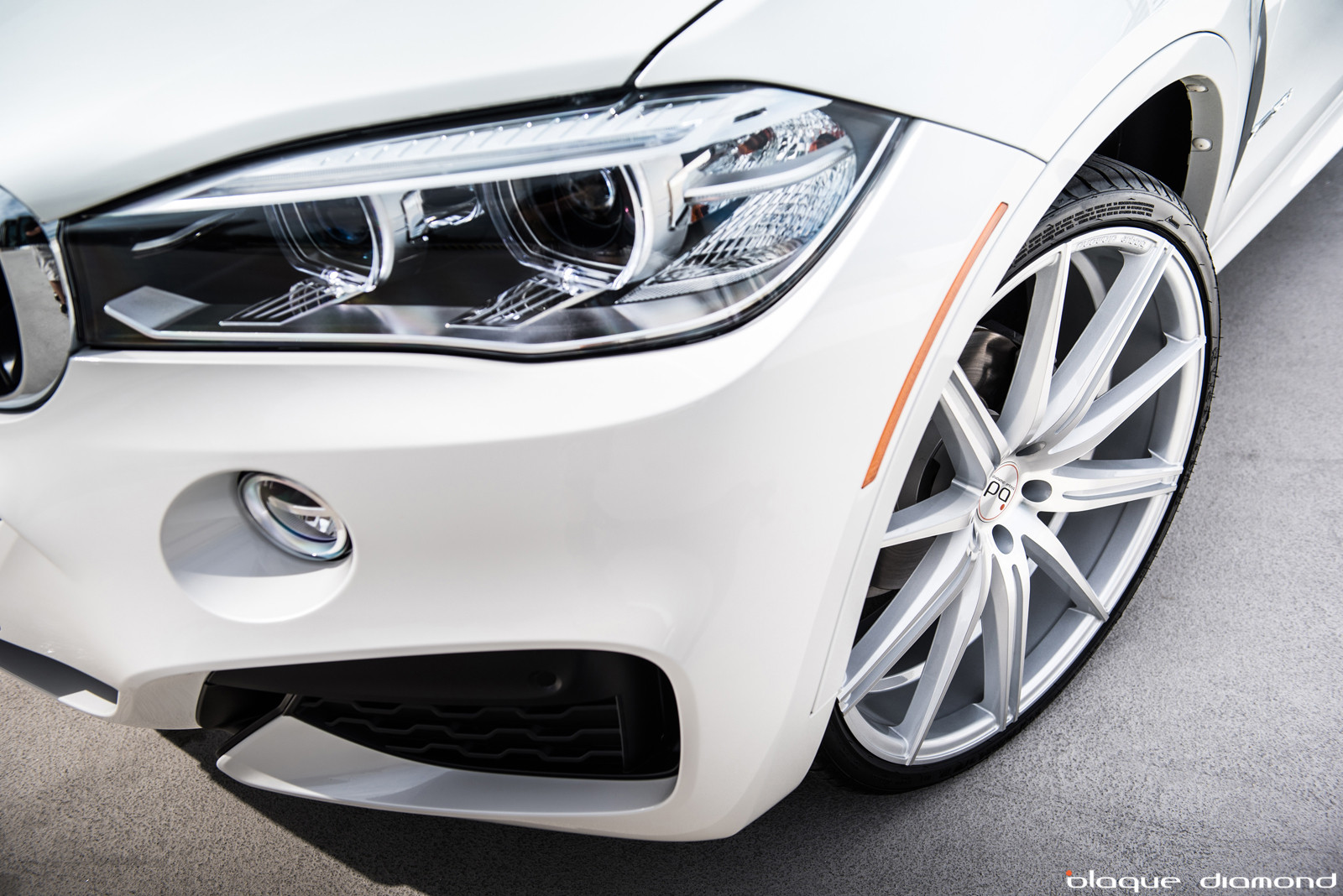 Aftermarket Projector Headlights on White BMW X6 - Photo by Blaque Diamond