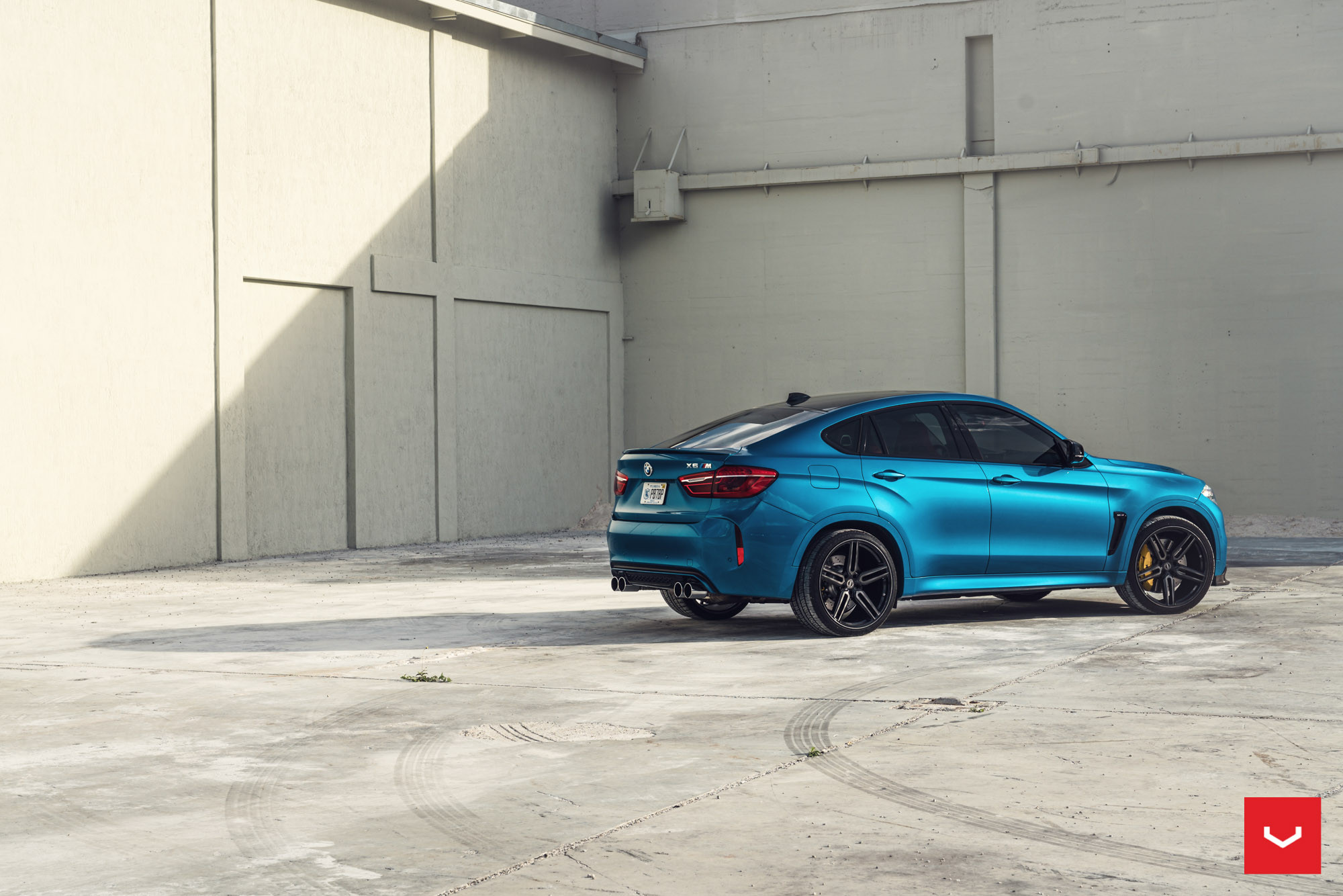 Red LED Taillights on Blue BMW X6 - Photo by Vossen