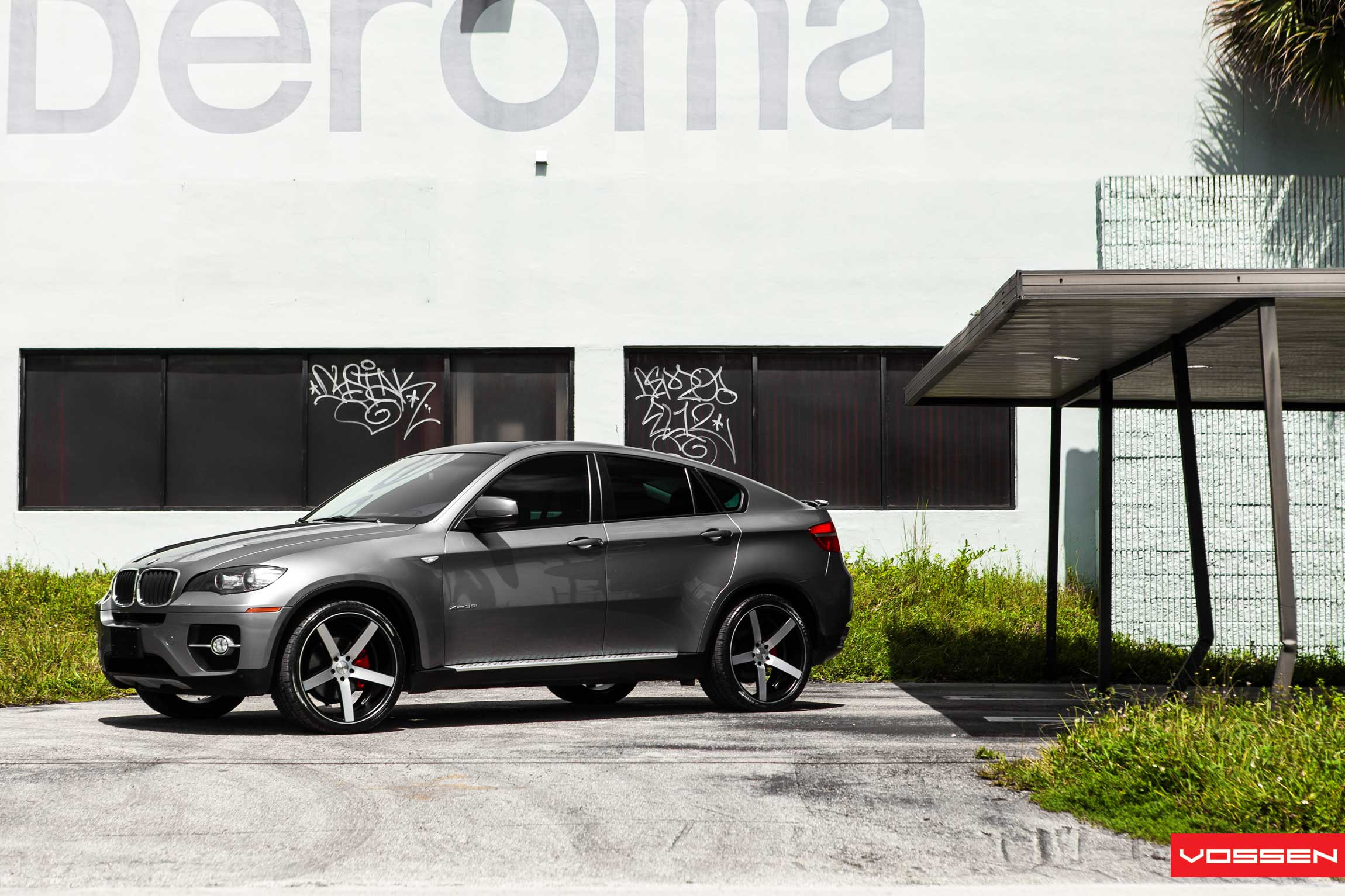 Aftermarket Running Boards on Gray Metallic BMW X6 - Photo by Vossen