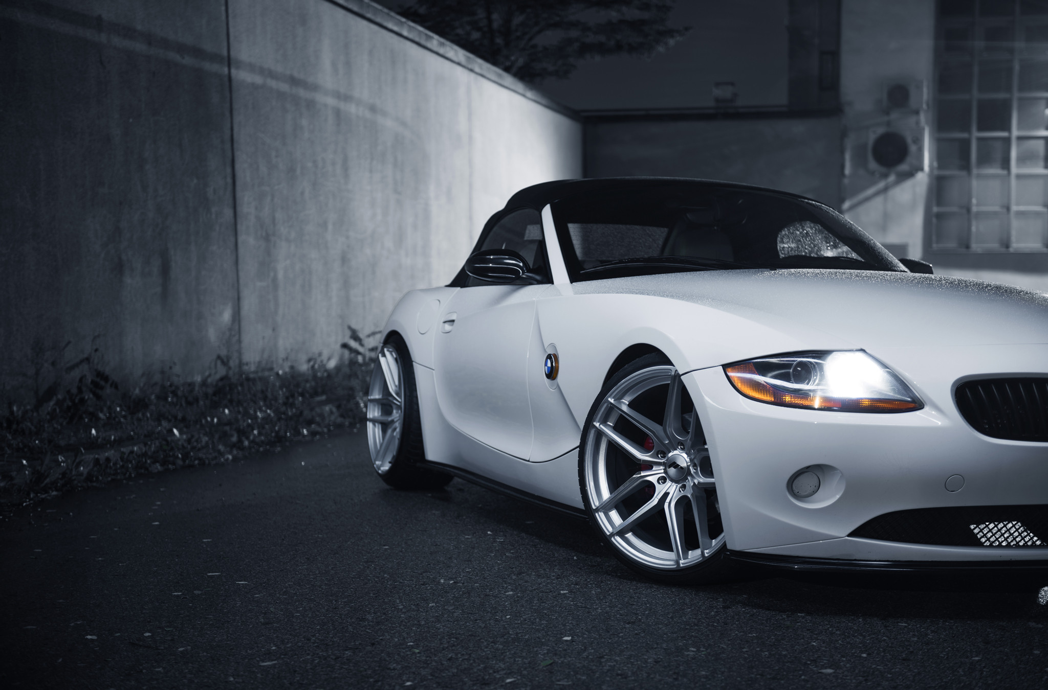 Custom White BMW Z4 Side Skirts - Photo by JR Wheels