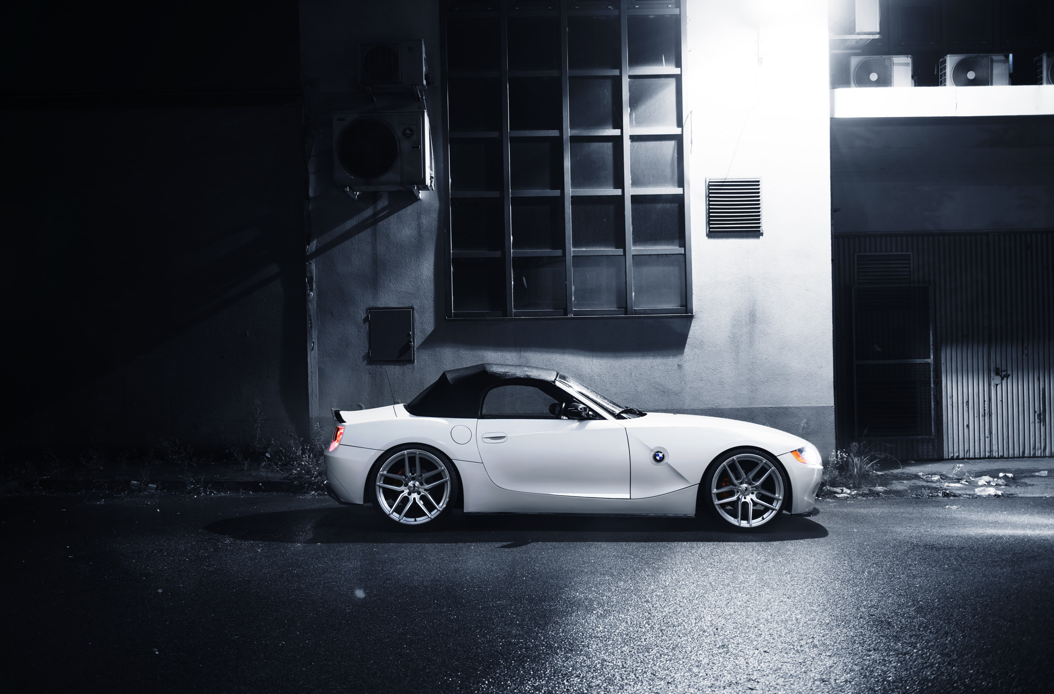 Silver Machined JR Wheels on White BMW Z4 - Photo by JR Wheels