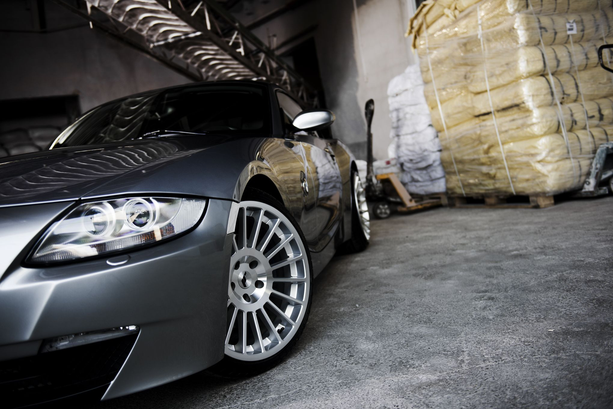 Silver JR Wheels on Gray BMW Z4 - Photo by JR Wheels