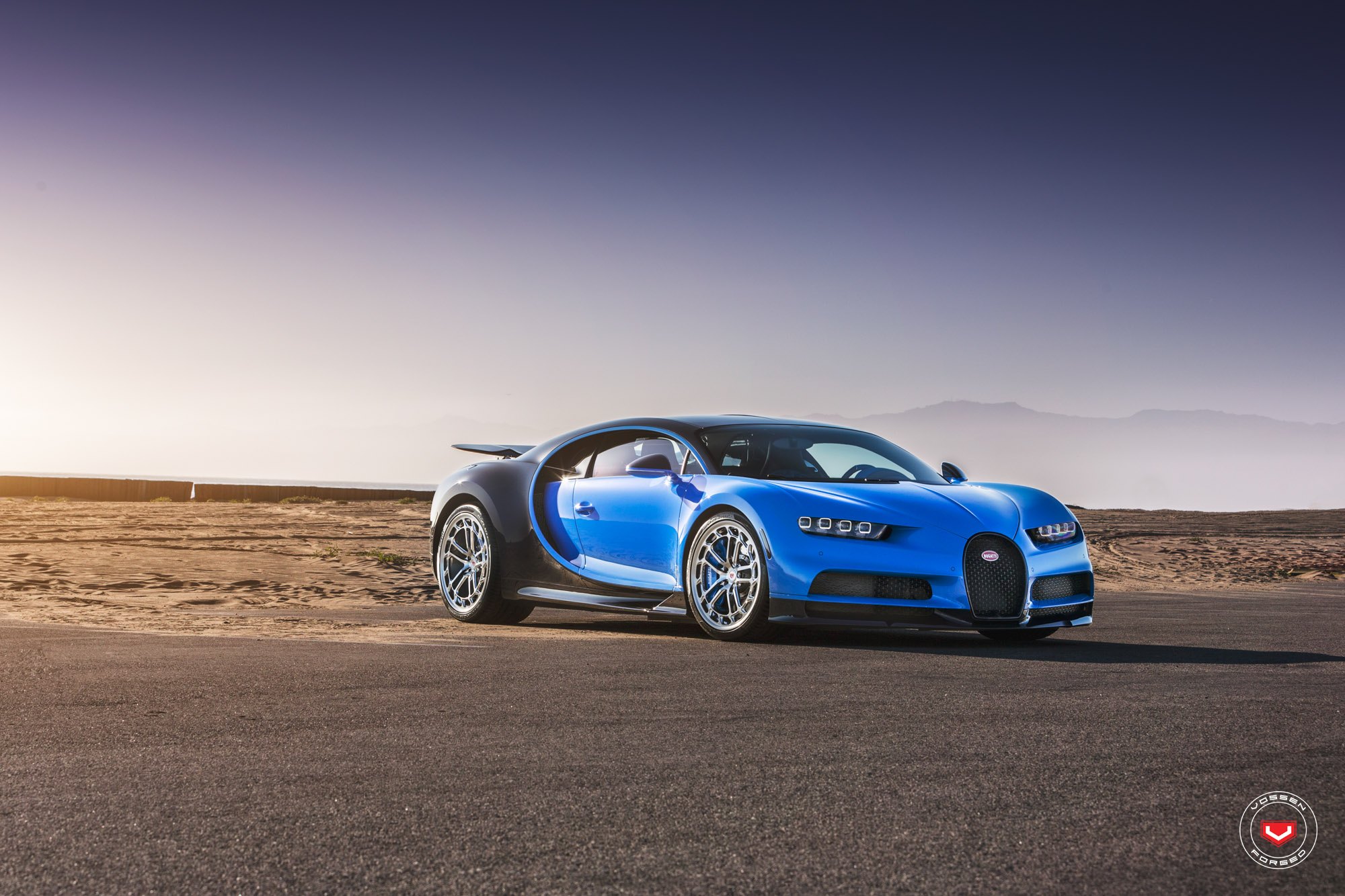 Blue sports. Бугатти ЧИРОН синий. Бугатти ЧИРОН 2000. Bugatti Chiron синяя. Bugatti Chiron Sport Blue.