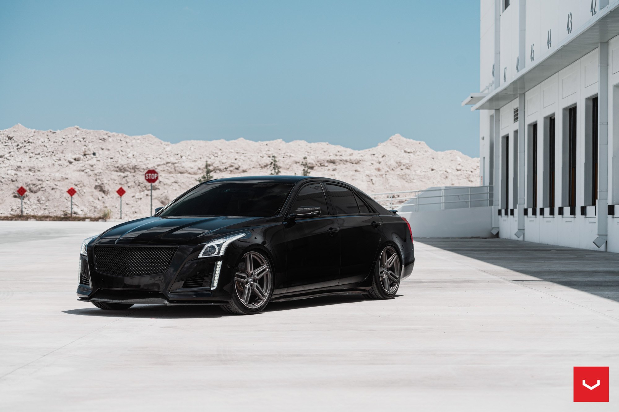 Blacked out. Cadillac CTS V 2019 Black. Cadillac CTS 2018 Black. Cadillac CTS 2018 Tuning. Cadillac CTS 2018 черный.