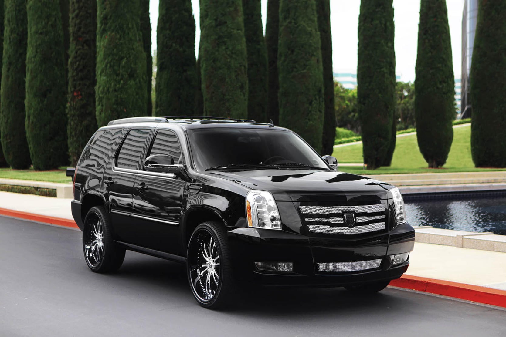 Customized Cadillac Escalade on 26 Inch Lexani Rims - Photo by Lexani