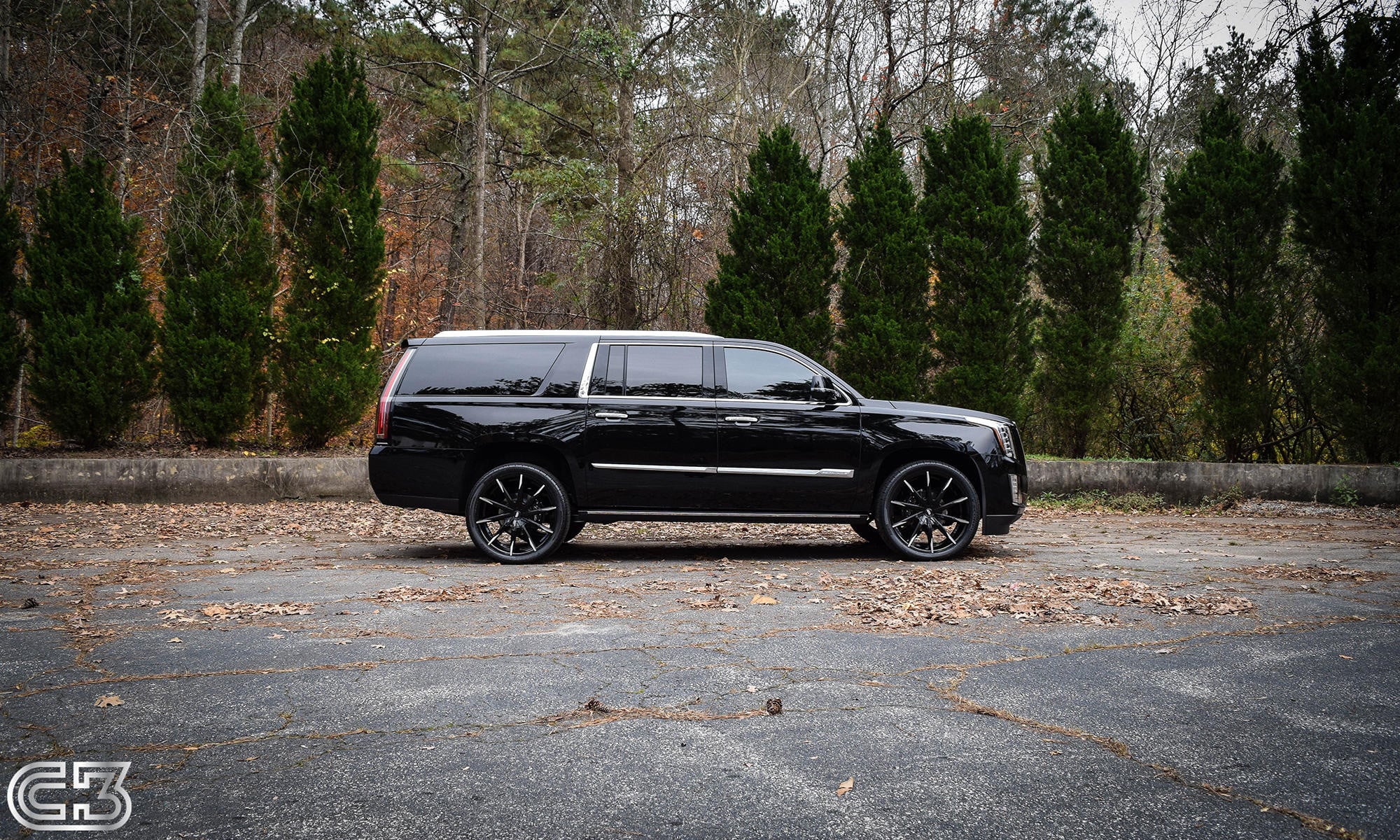Black and Chrome Lexani Wheels on Cadillac Escalade - Photo by Lexani