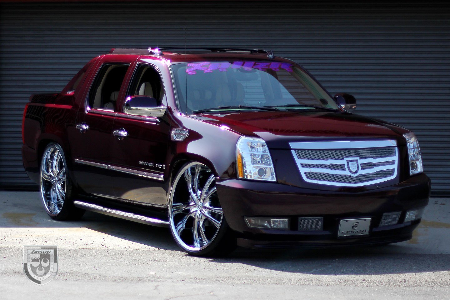 Cadillac Escalade EXT Luxury Pickup Truck Restyled by Lexani | CARiD.com  Gallery, image size:1440x960