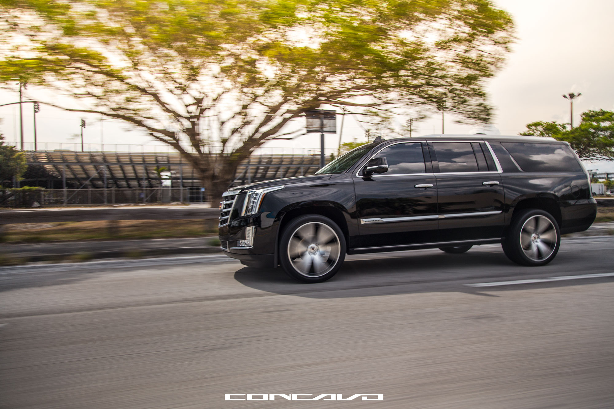 Black Cadillac Escalade ESV - Photo by Concavo
