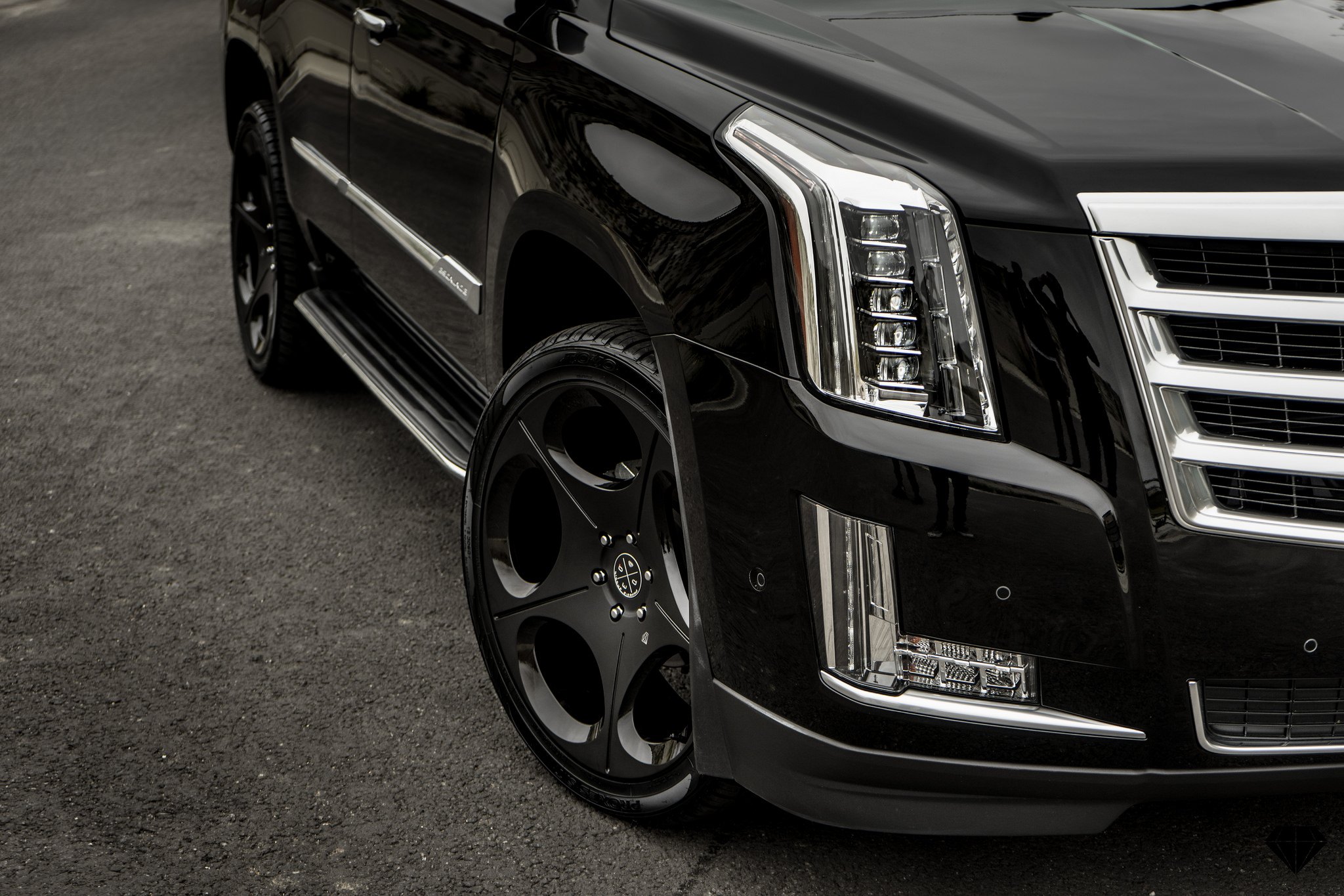 Едет черный кадиллак. Cadillac Escalade Black. Cadillac Escalade черный. 50 Cent Cadillac Escalade. Кадиллак Эскалейд 2018.