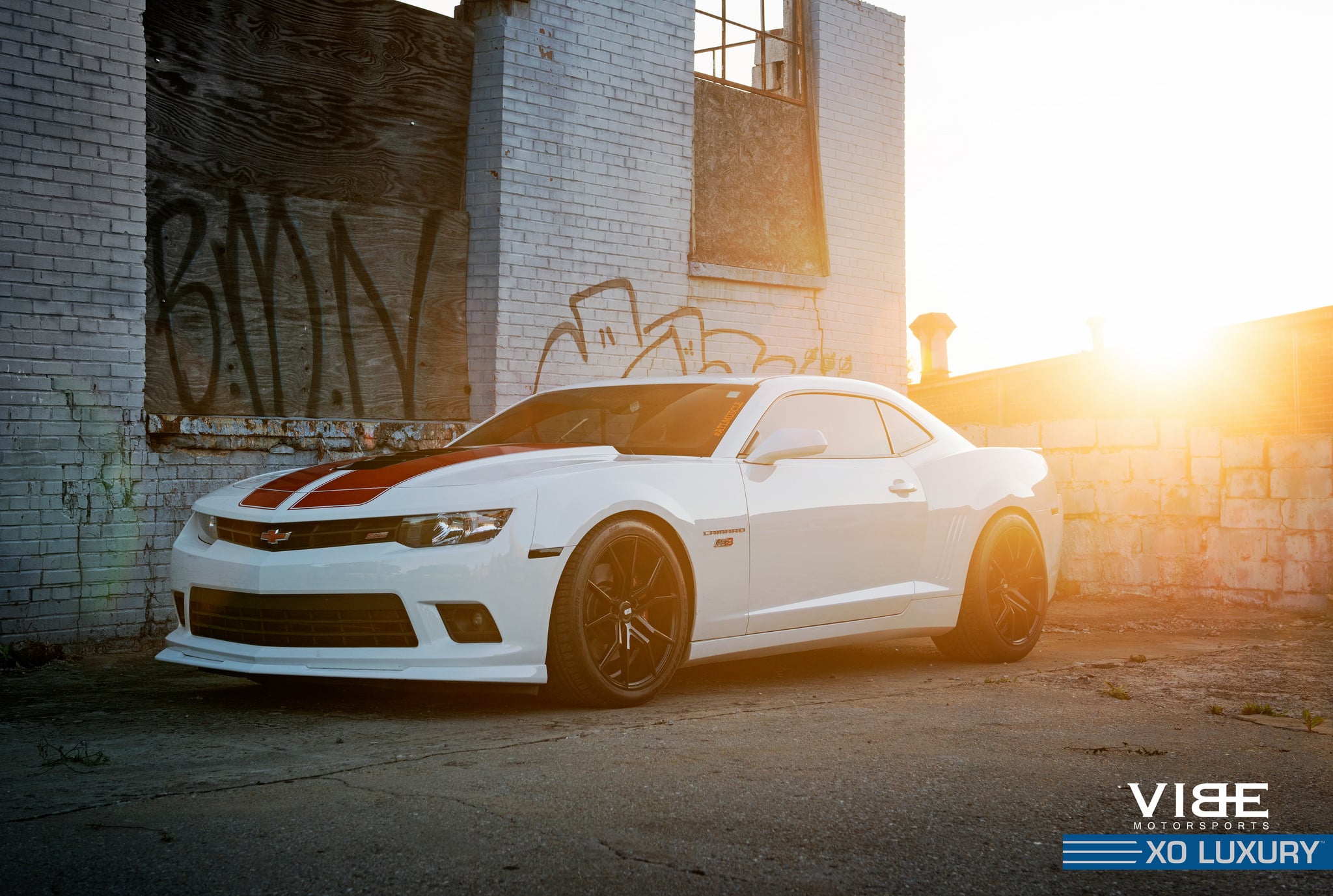 White Camaro SS With Red Stripes on Black Custom Wheels - Photo by XO Luxury Wheels
