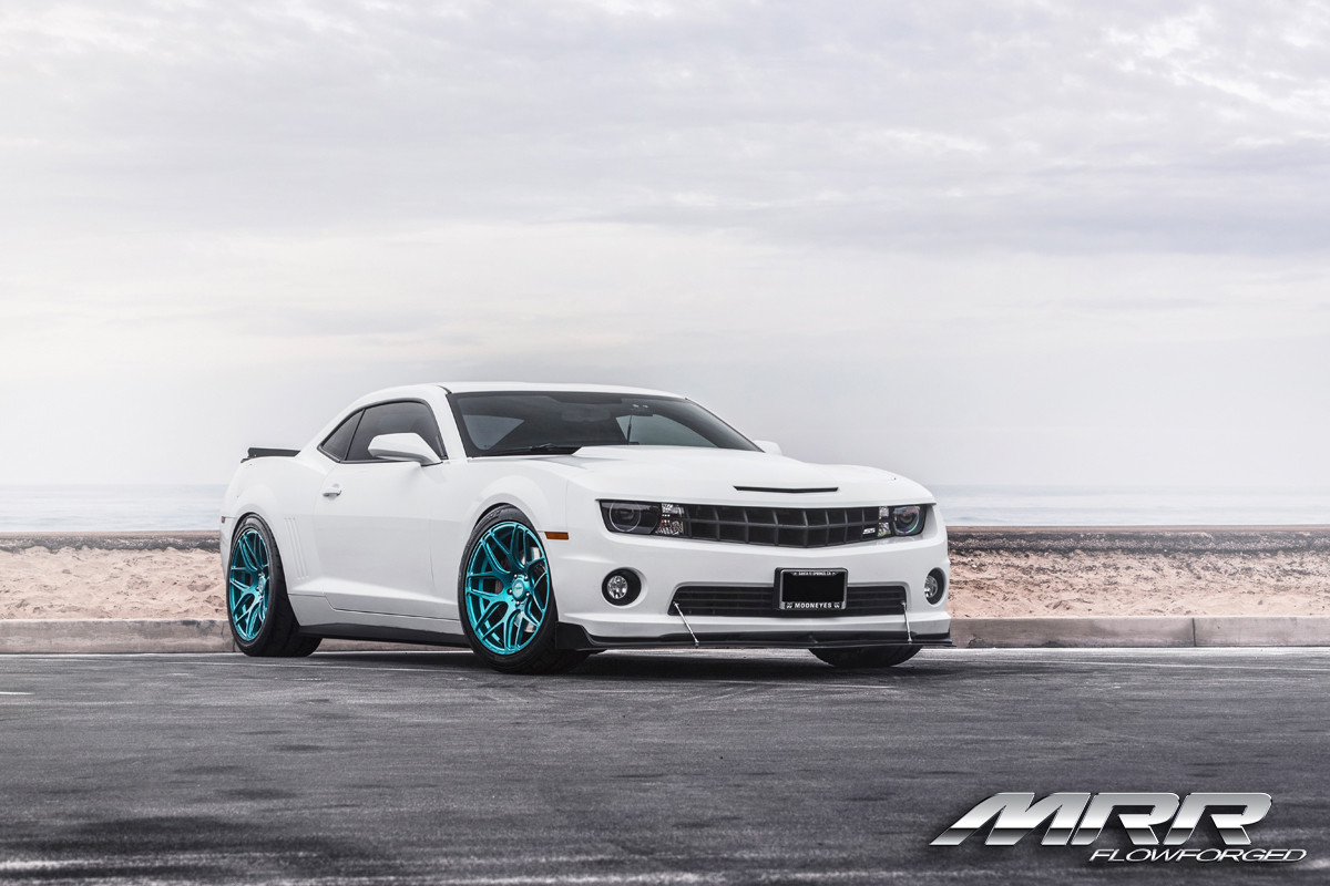 White Camaro SS on MRR Blue Chrome Custom Wheels - Photo by MRR