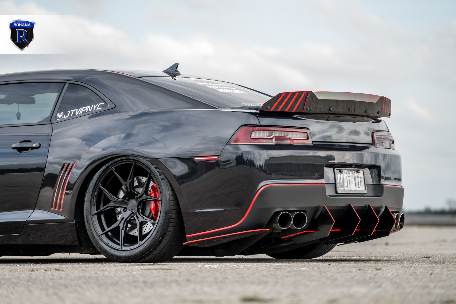 Aftermarket Rear Diffuser on Gray Chevy Camaro - Photo by Rohana Wheels