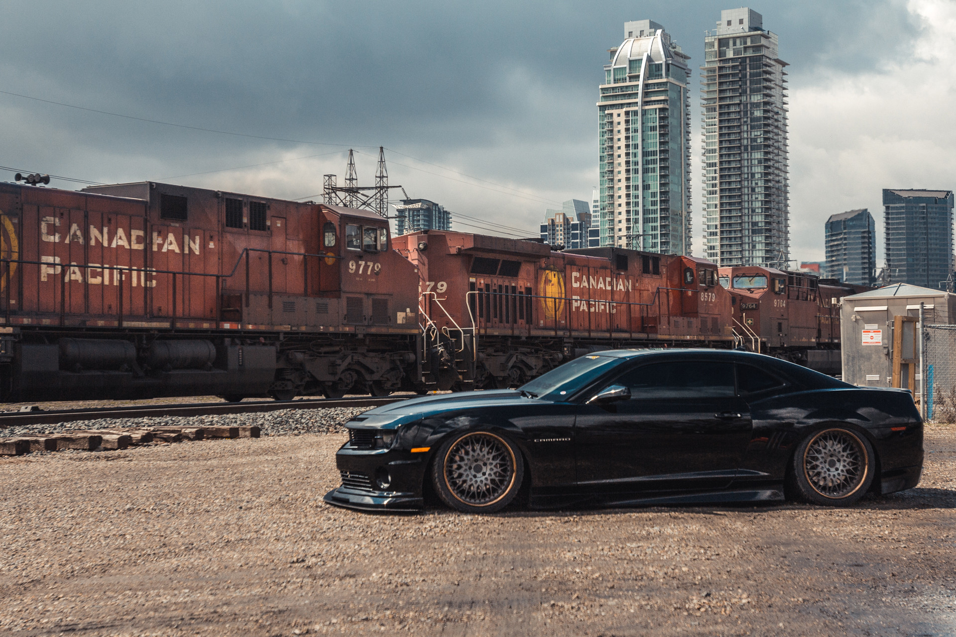 Black Rims With Bronze Lip On Camaro - Photo by Avant Garde