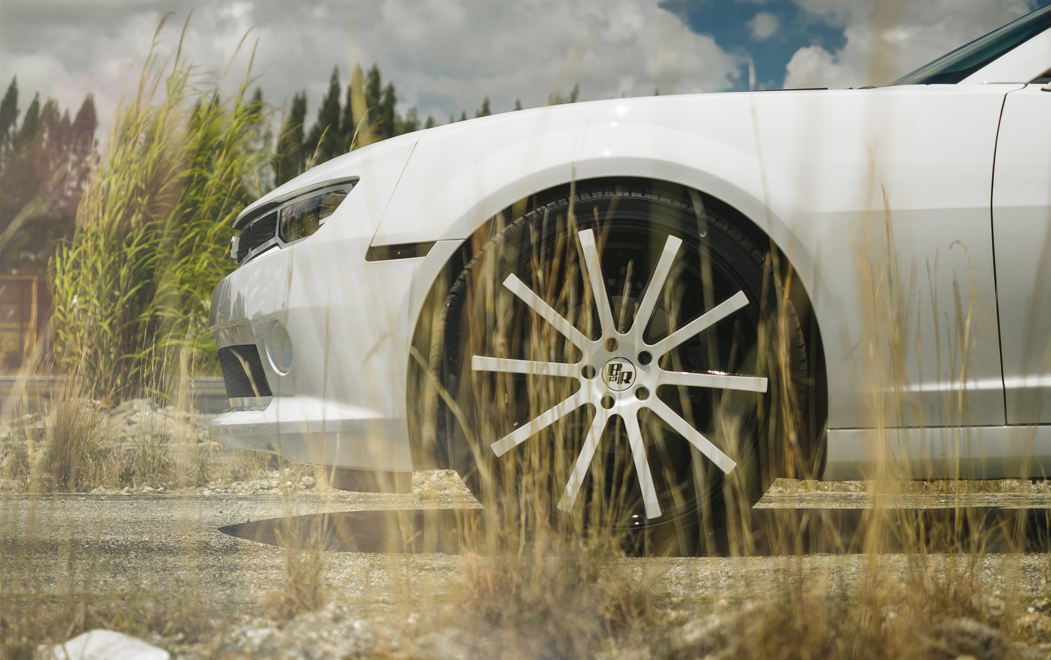 XO Luxury Rims With Custom Center Caps - Photo by XO Luxury