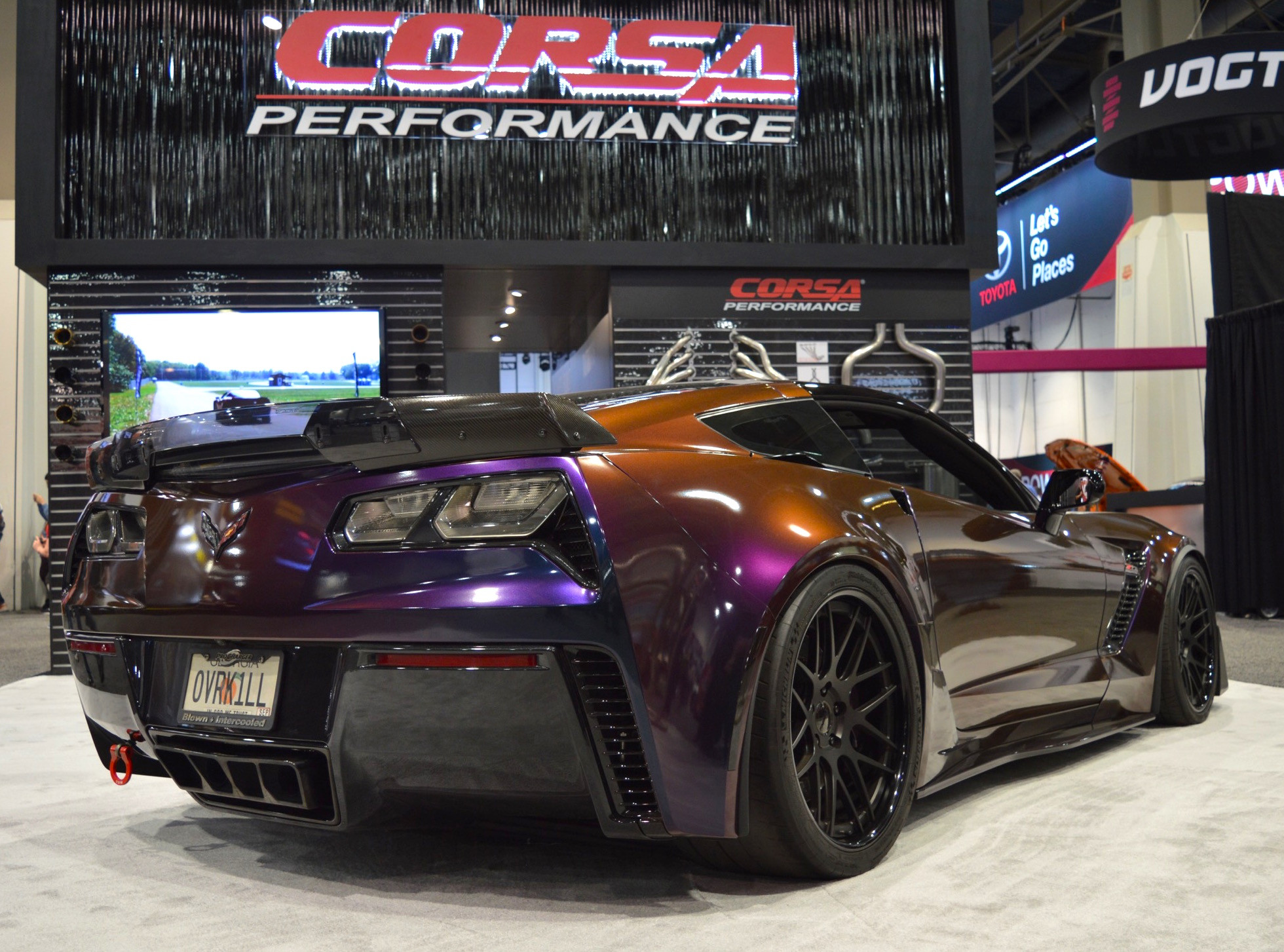 Carbon Fiber Rear Spoiler on Chameleon Chevy Corvette - Photo by Forgeline Motorsports
