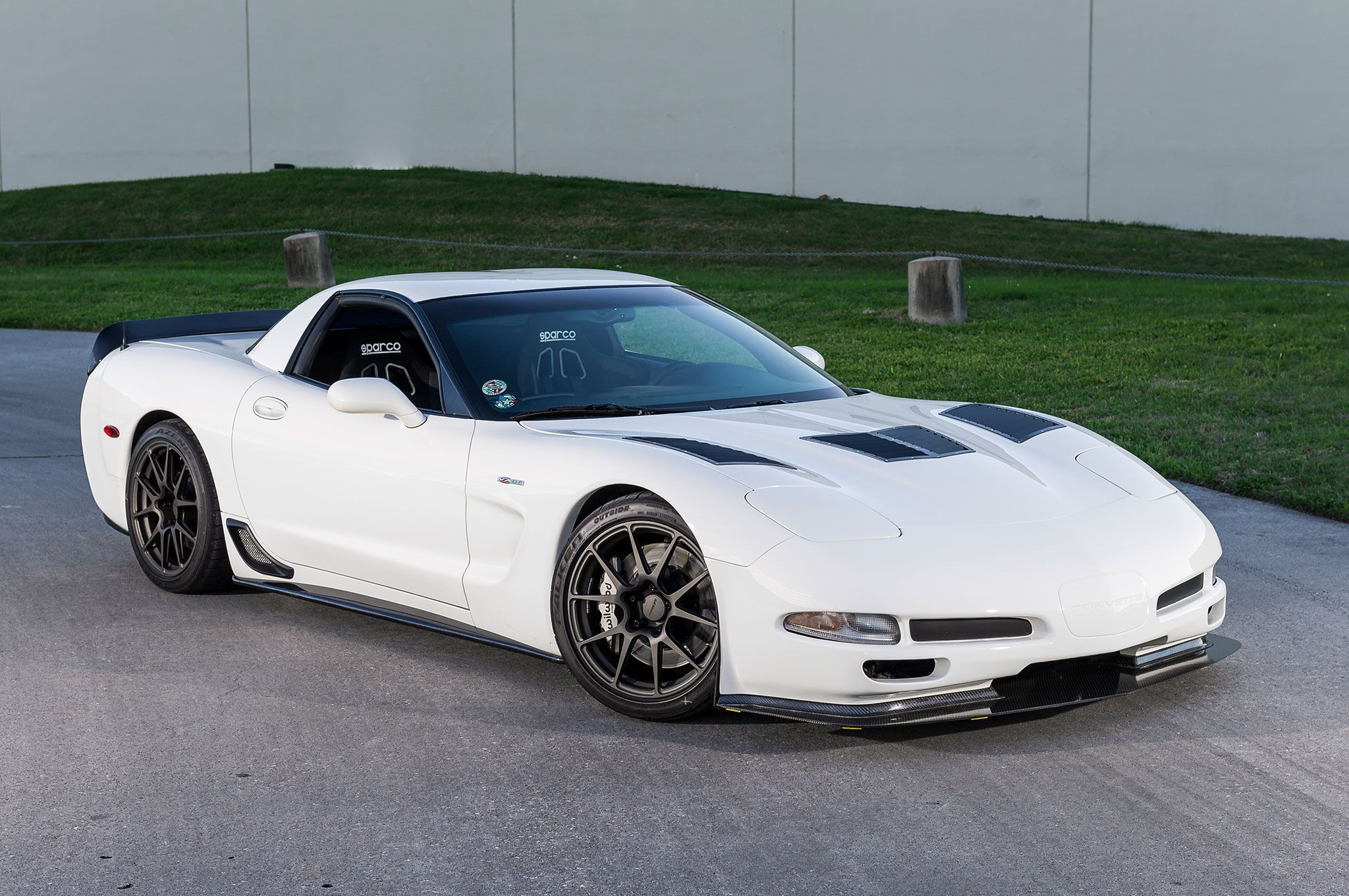 White Chevy Corvette with Aftermarket Vented Hood - Photo by Forgeline Motorsports