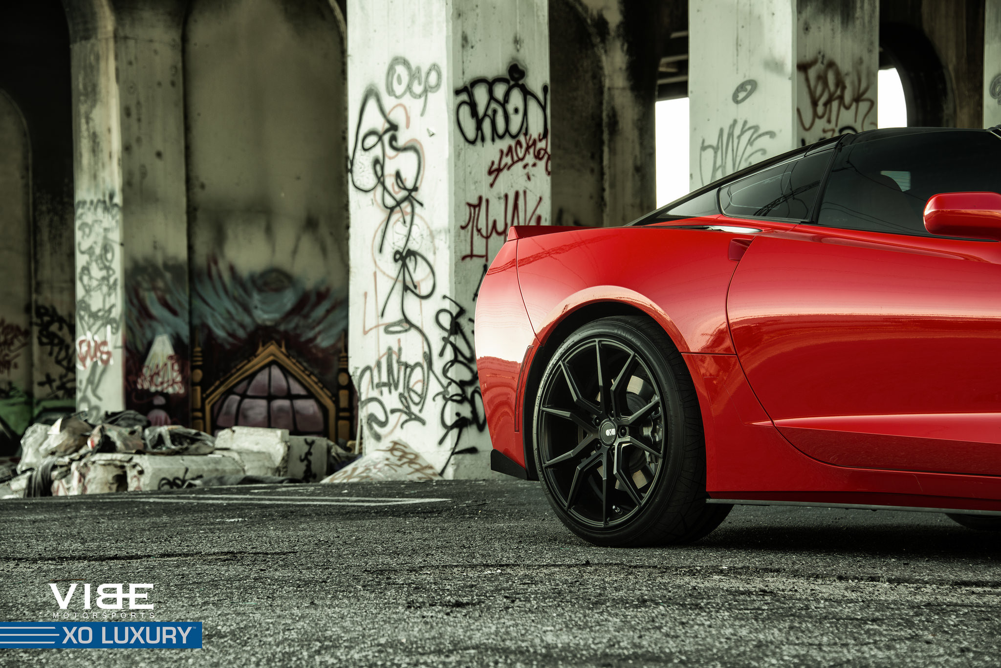 Chevy Camaro with thin lip spoiler - Photo by XO Luxury Wheels