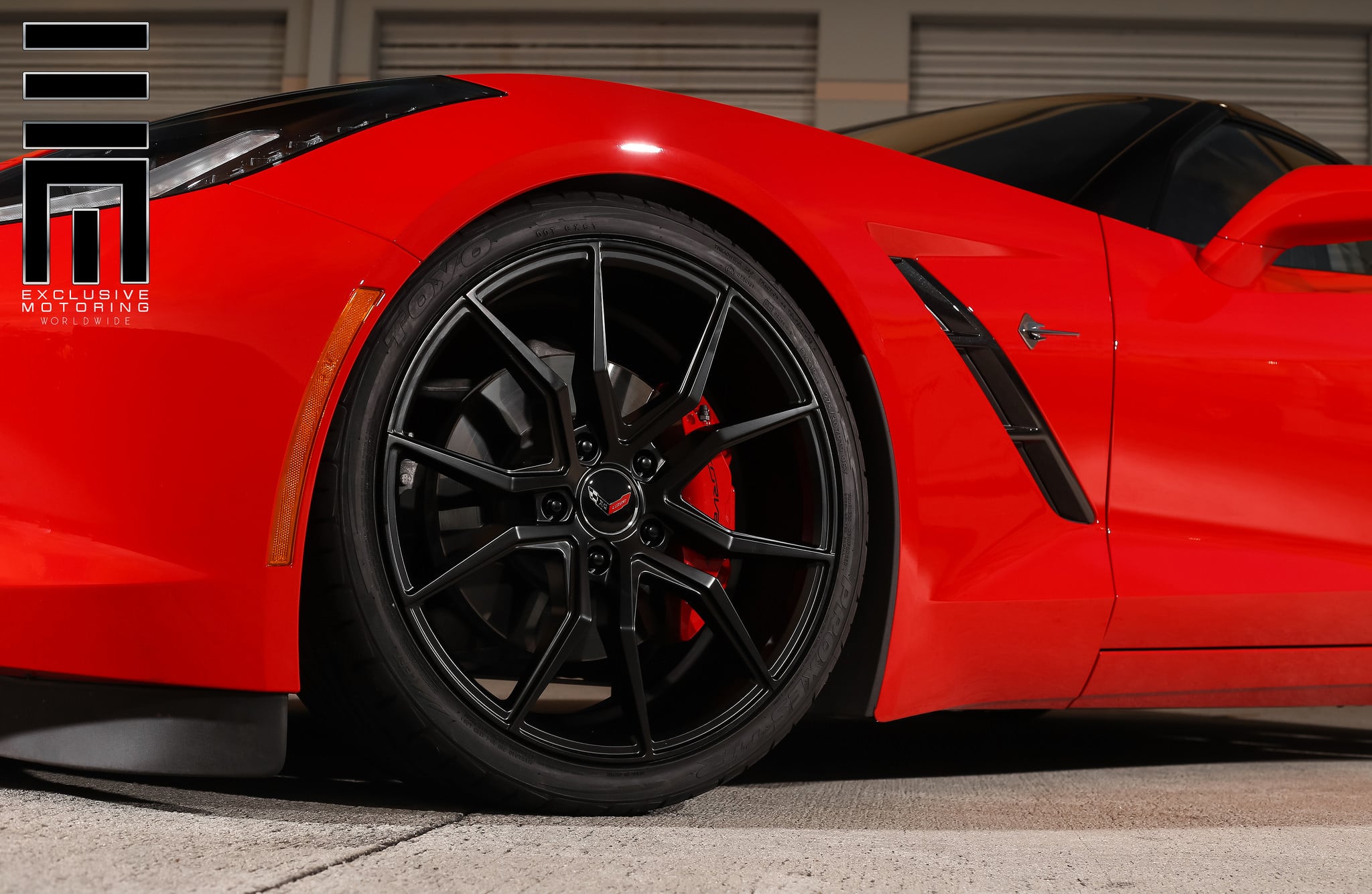 Corvette C7 featuring stylish black multispoke wheels - Photo by Exclusive Motoring