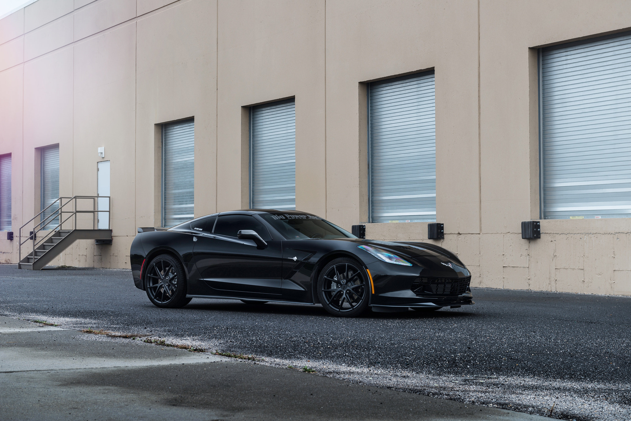 Black Chevy Corvette C7 - Photo by Niche